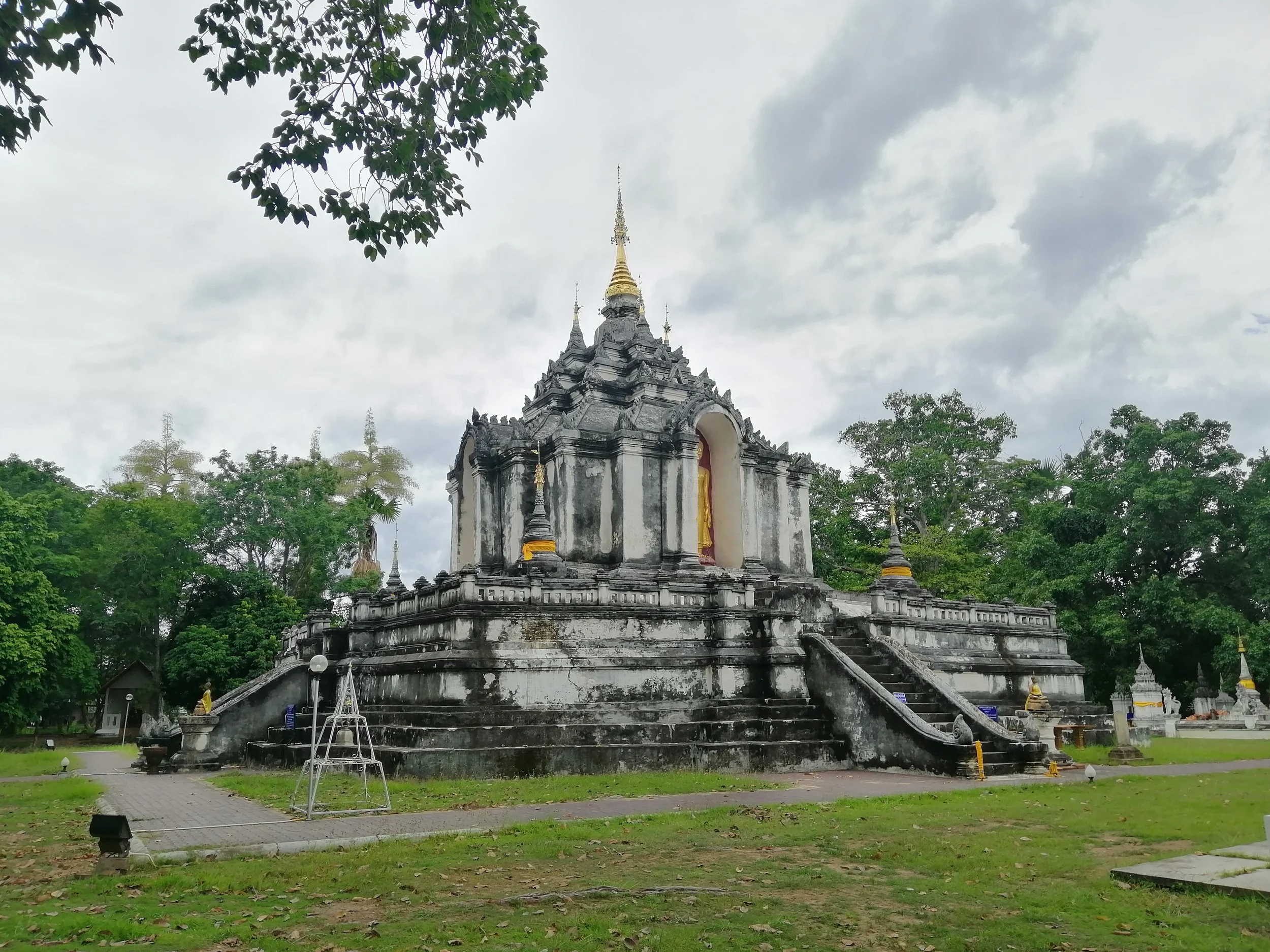 2020 Lamphun Wat Phra Yuen Summer Trip to Northern Thailand  (1).jpg