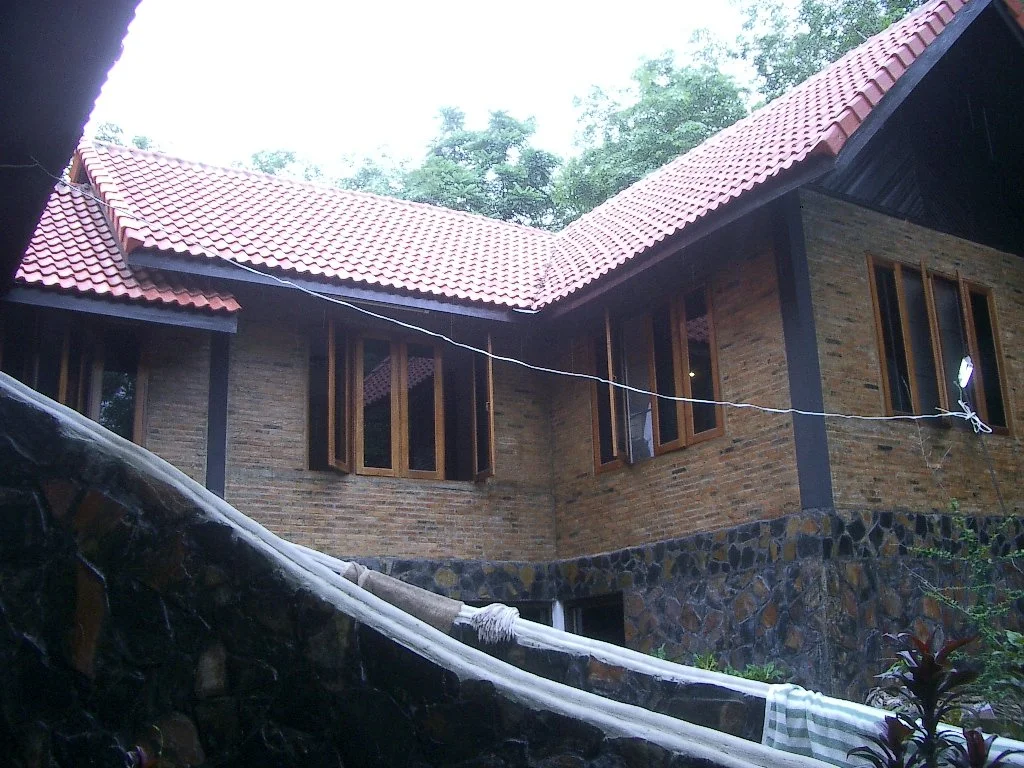 KOH LANTA - SEARCH FOR PROPERTY - 2004 (7).JPG