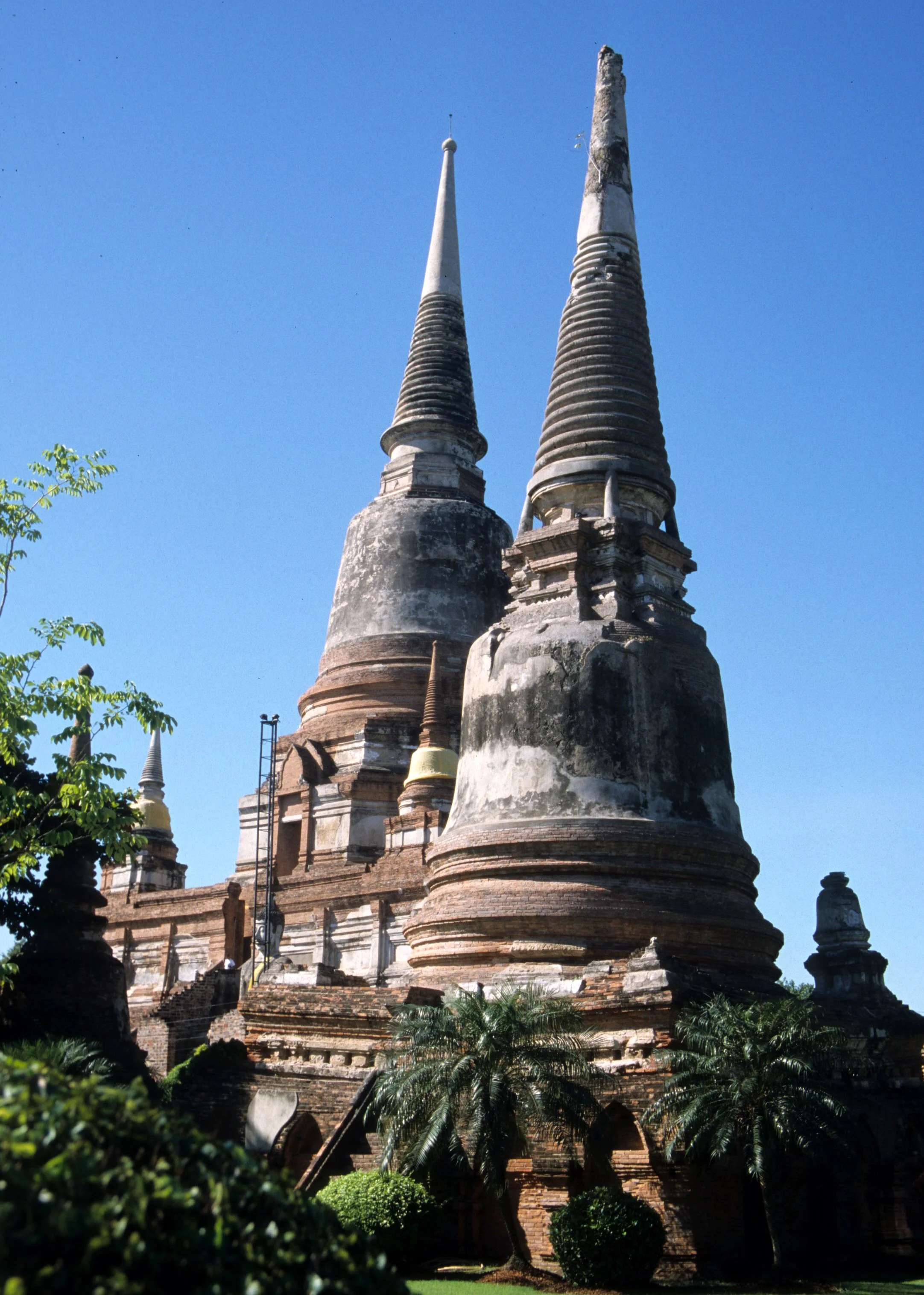 AYUDTHAYA - IMPERIAL PALACE RUINS R.jpg