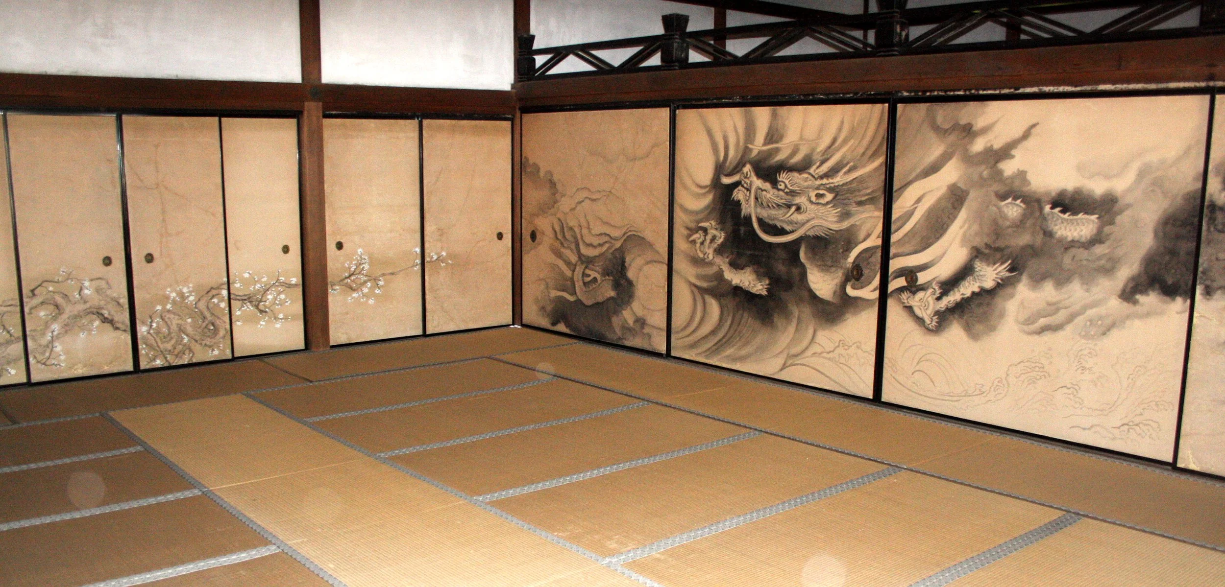 KYOTO - MAY 2009 - RYOANJI ROCK GARDEN (17).JPG