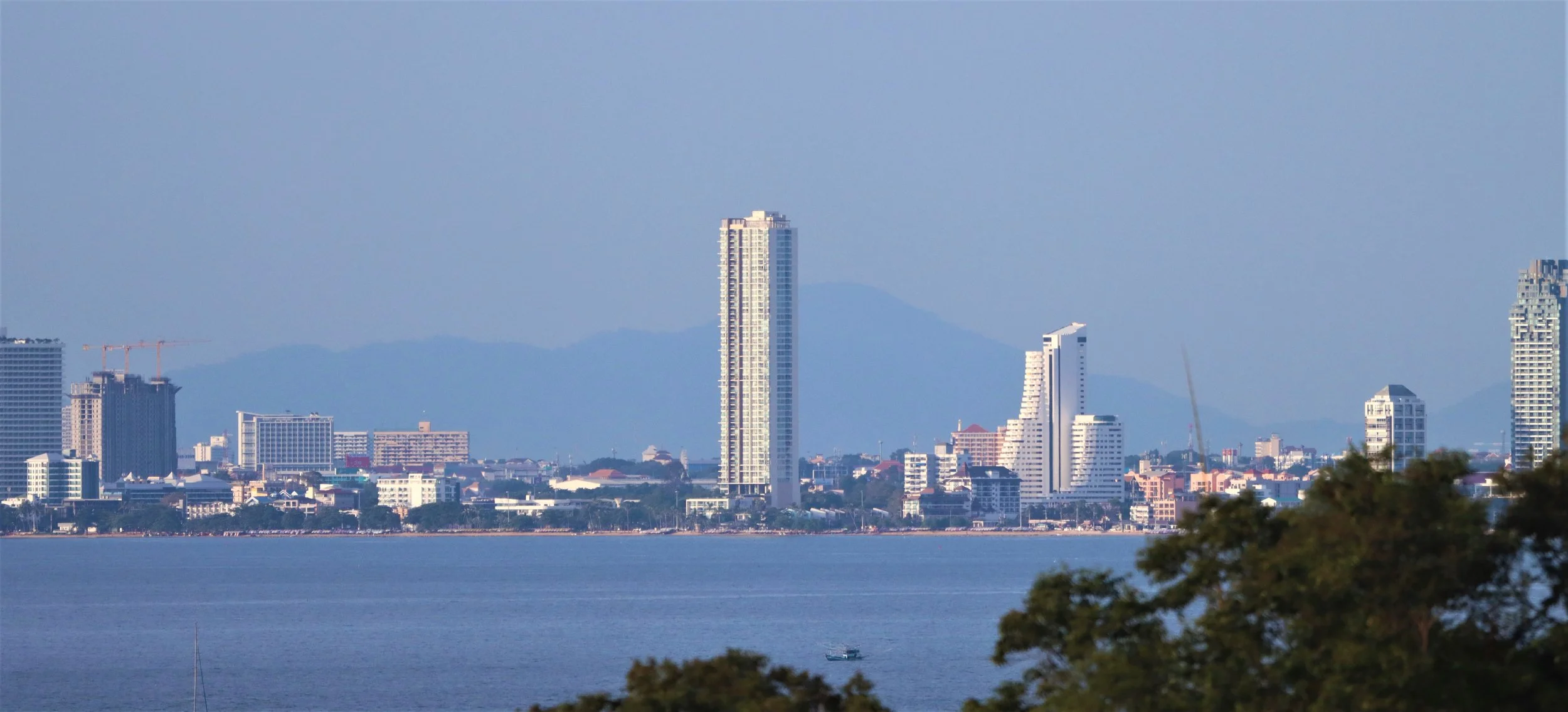 2020 Sai Kaew Beach and Pataya Skyline with Gift and Family (6).jpg