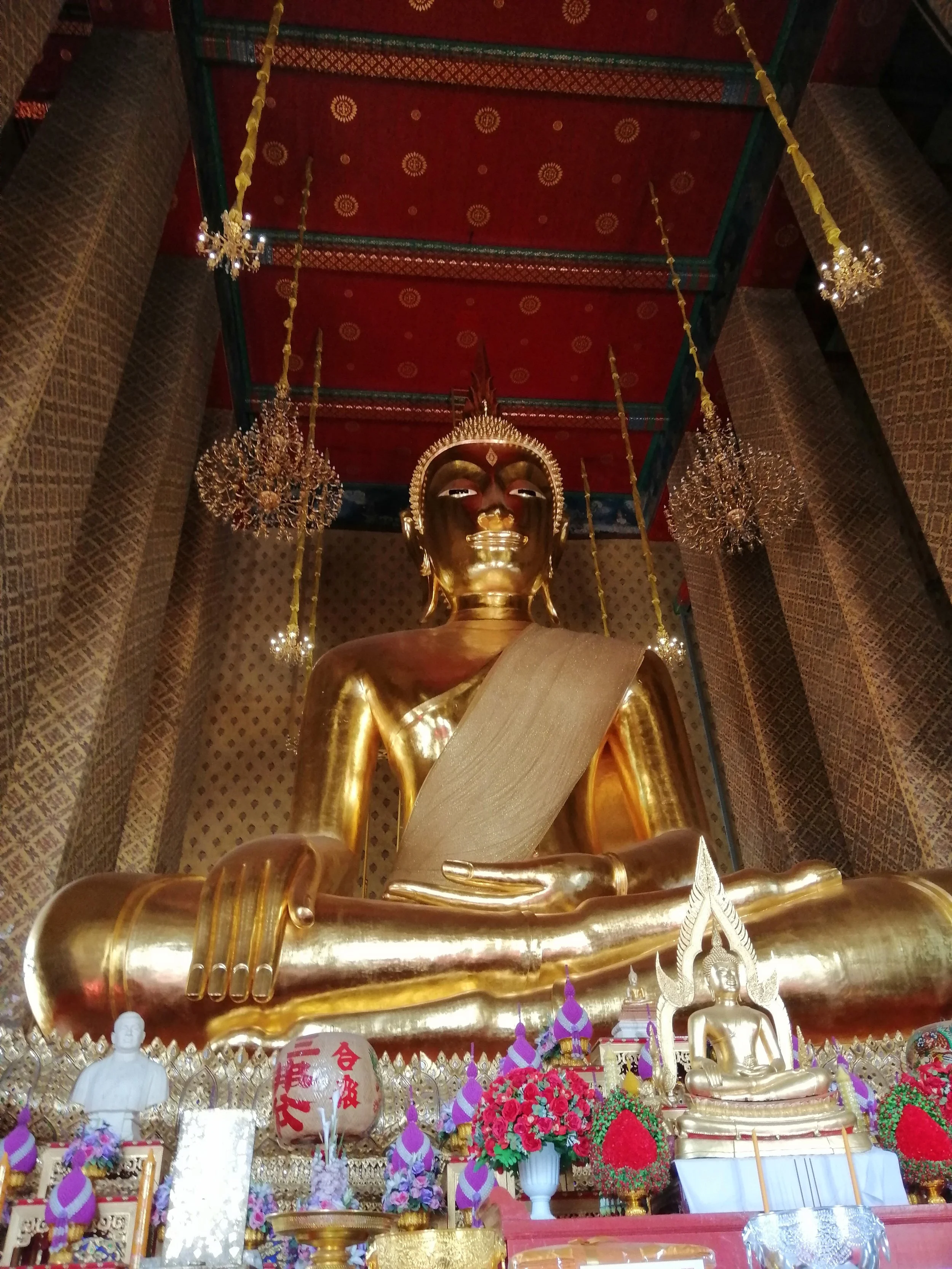 2020 Wat Arun with Liana, Cokie and Gift (61).jpg