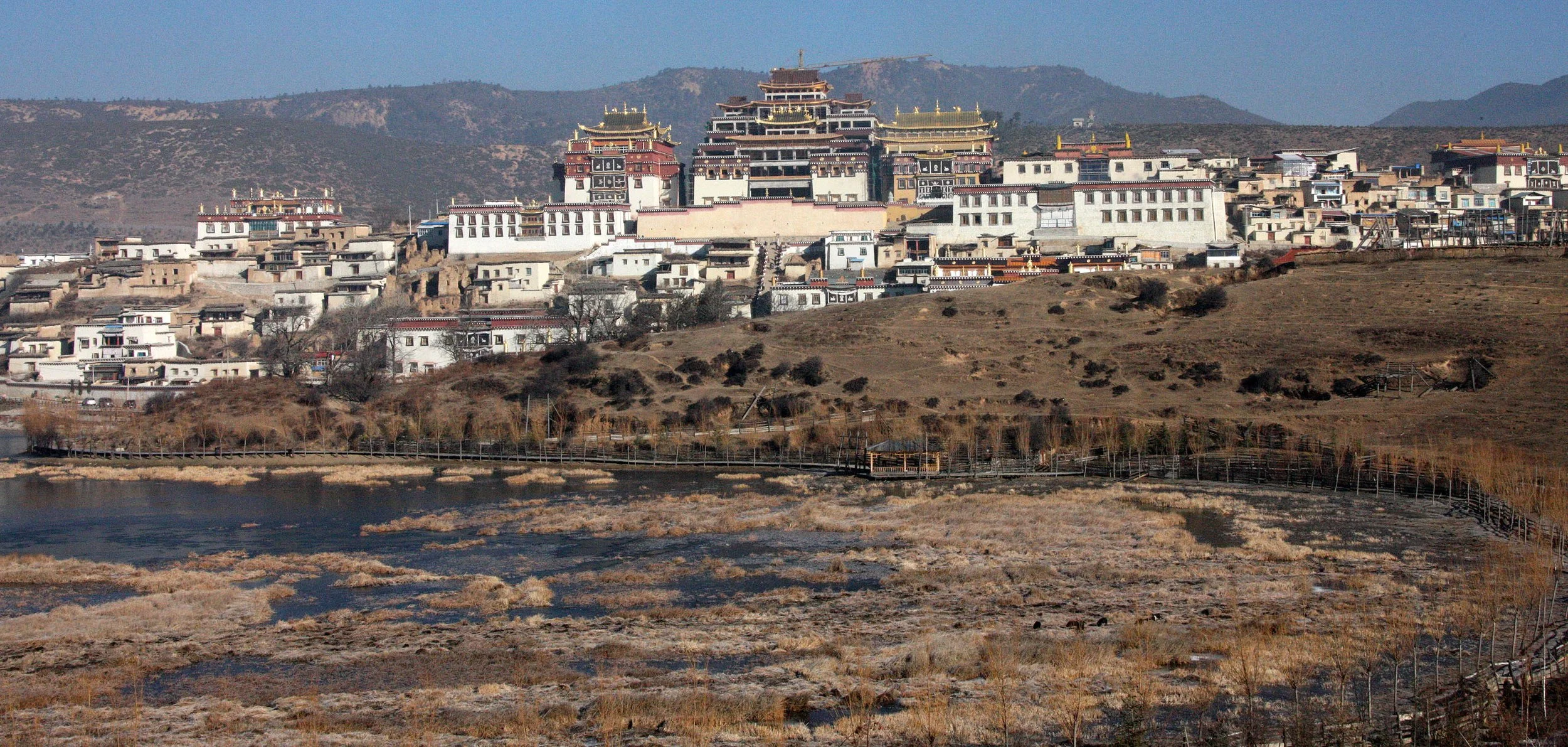 Song Zan Lin Temple located near Na Pa Hi and Shangri La