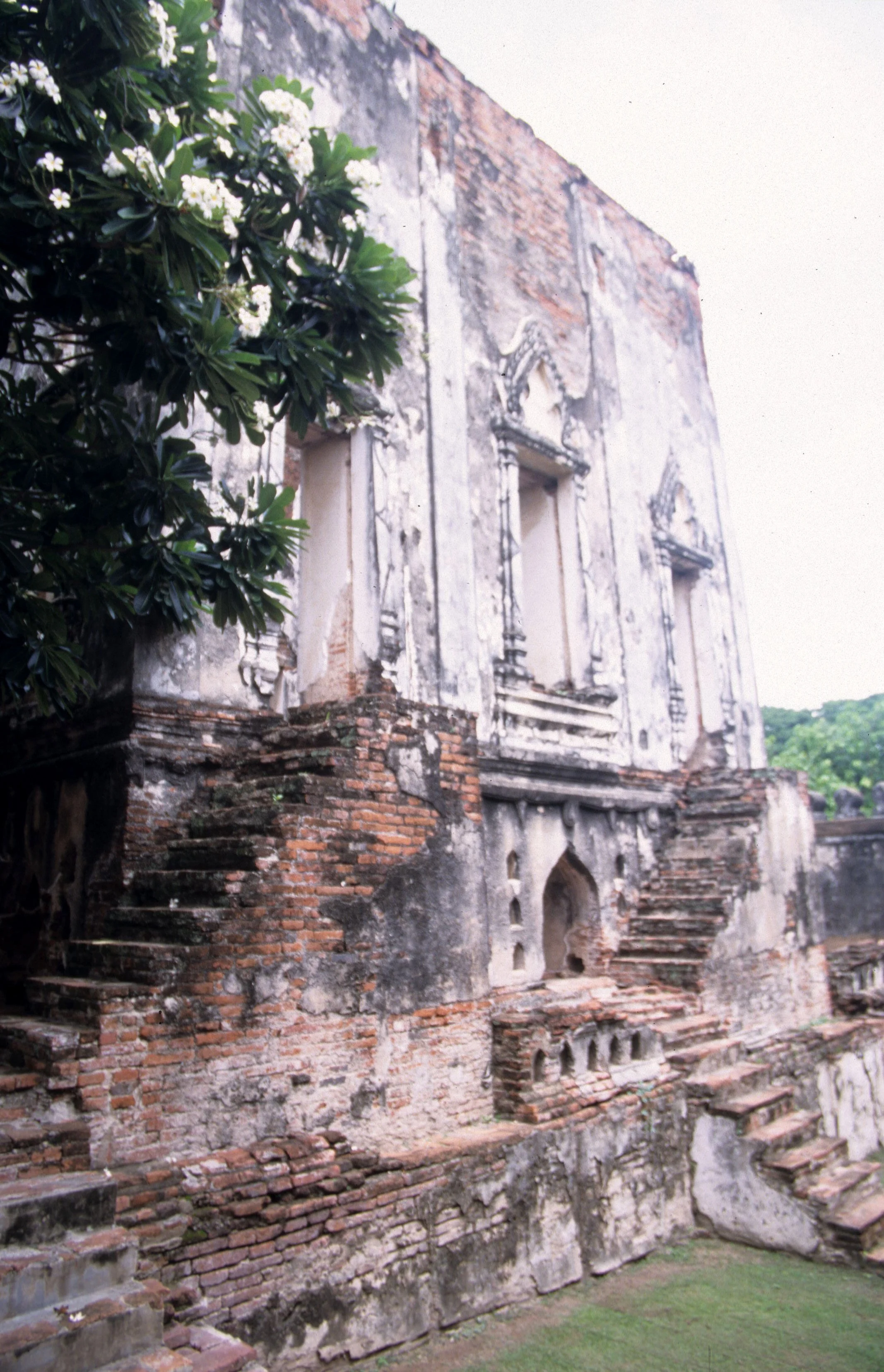 2008 Lopburi Road Trip with Macaques and Temples (2).jpg