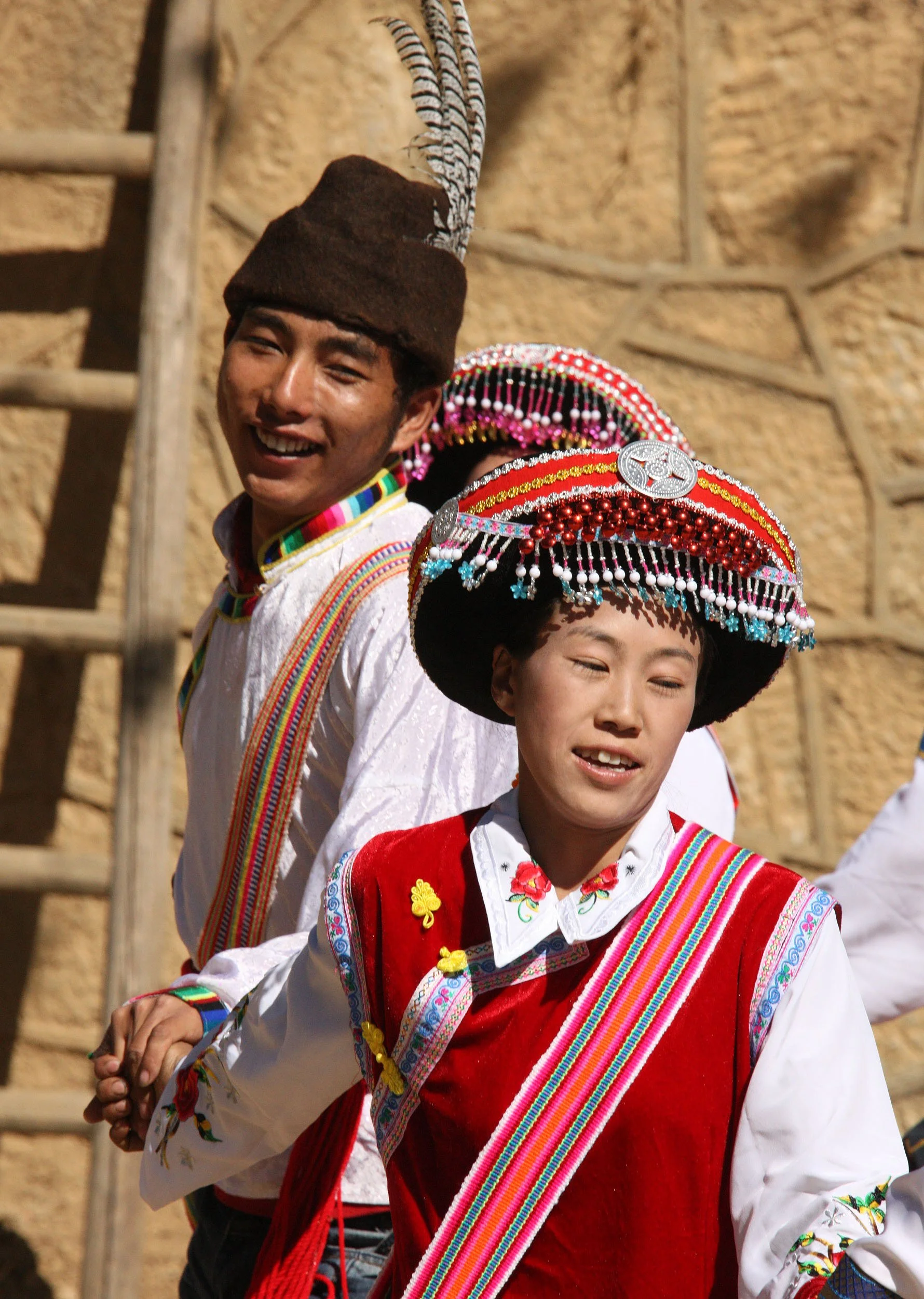 YUNNAN - BAIMA SNOW MOUNTAIN NATURE RESERVE YUNNAN - NAXI AND LISU VILLAGERS (34).JPG