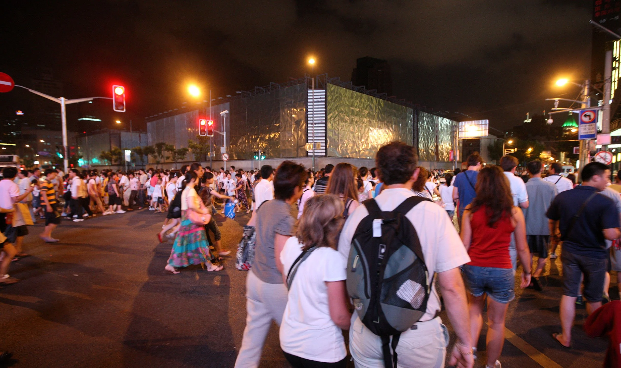 SHANGHAI NIGHT OUT - NANJING ROAD IN AUGUST (40).JPG