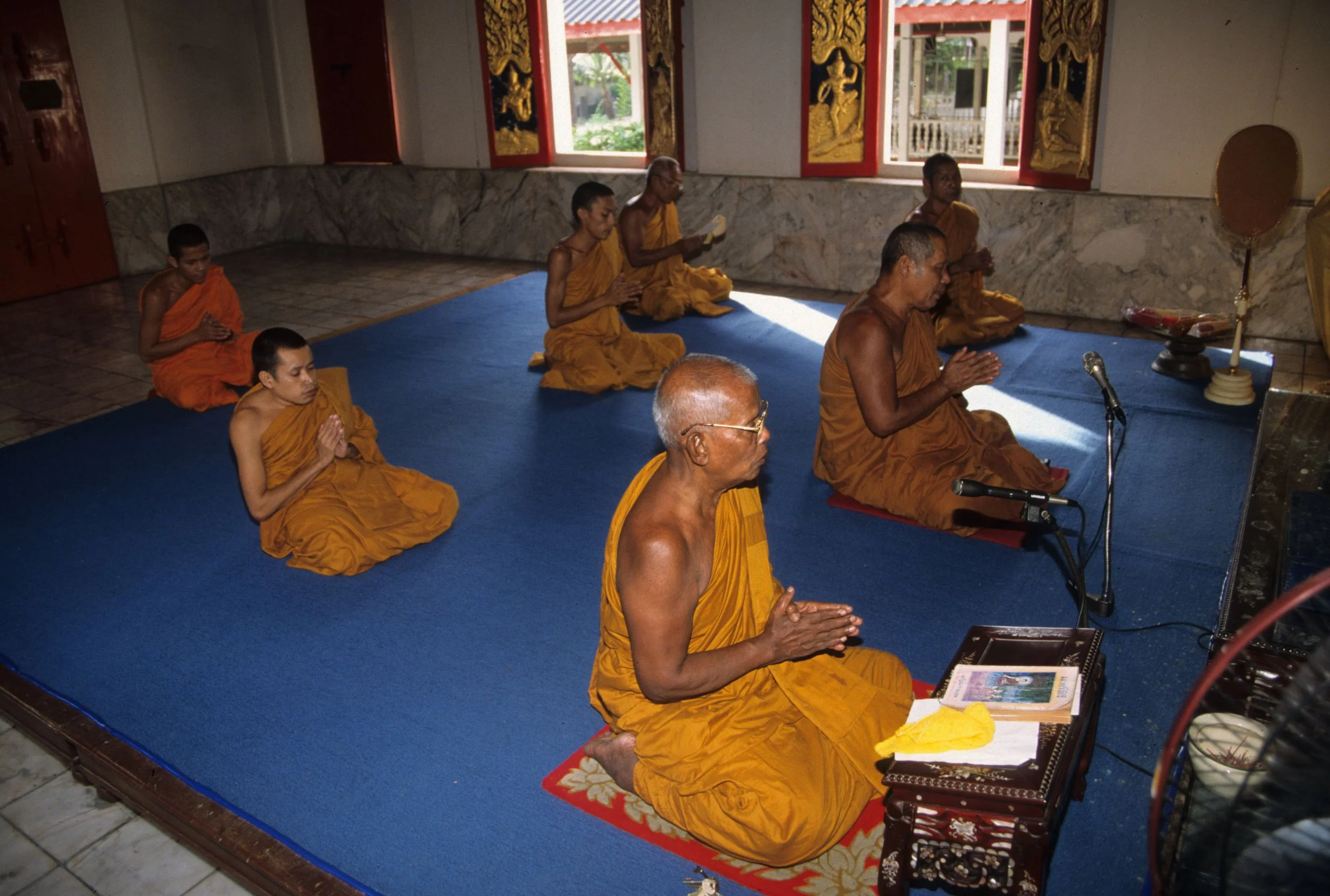 2004 Nakhonsithammarat Visiting Family (3).jpg