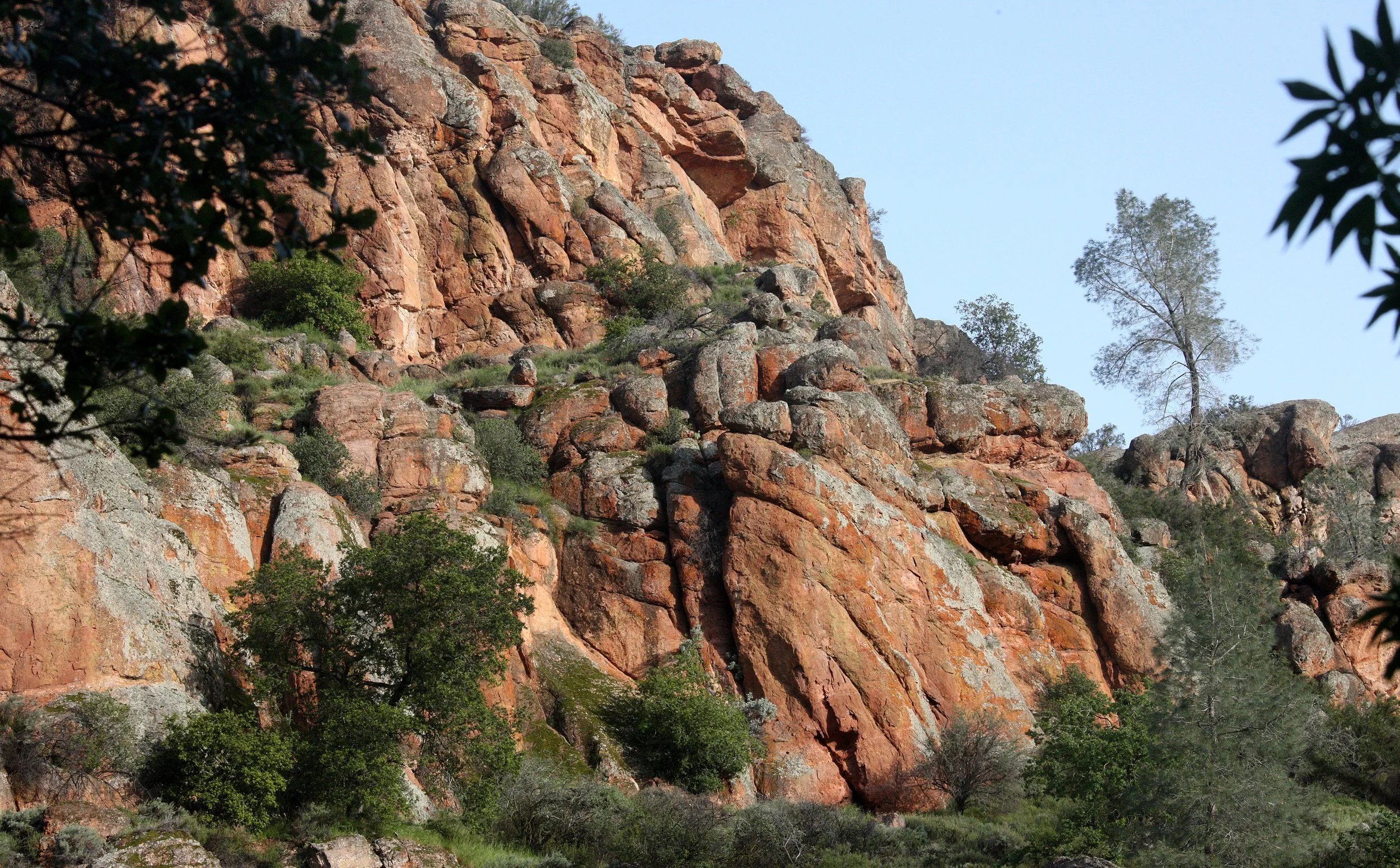 PINNACLES NATIONAL MONUMENT CALIFORNIA - VIEWS OF THE REGION (3).JPG