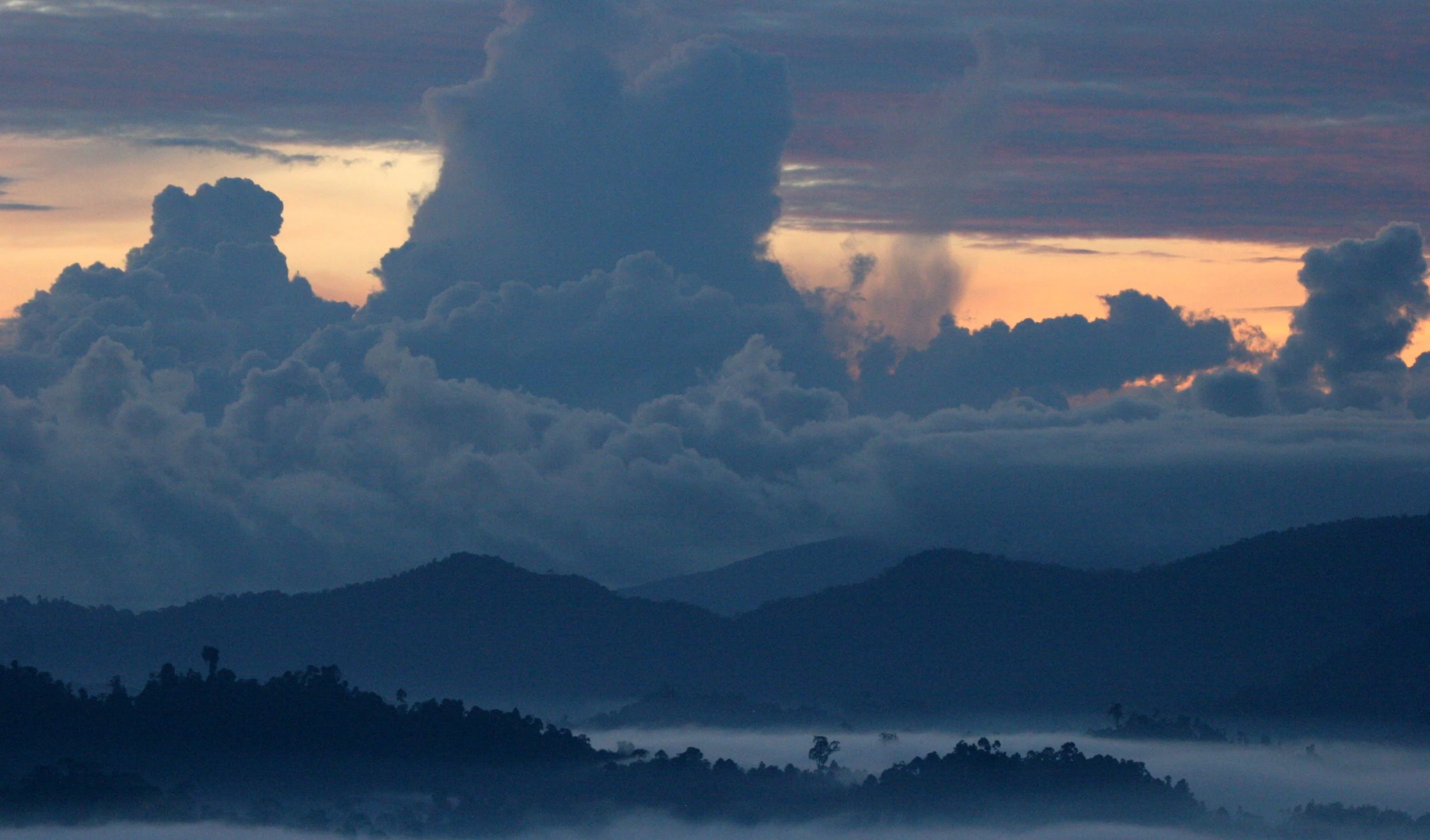 DANUM VALLEY BORNEO - SUNRISE OVER THE DANUM (27).JPG