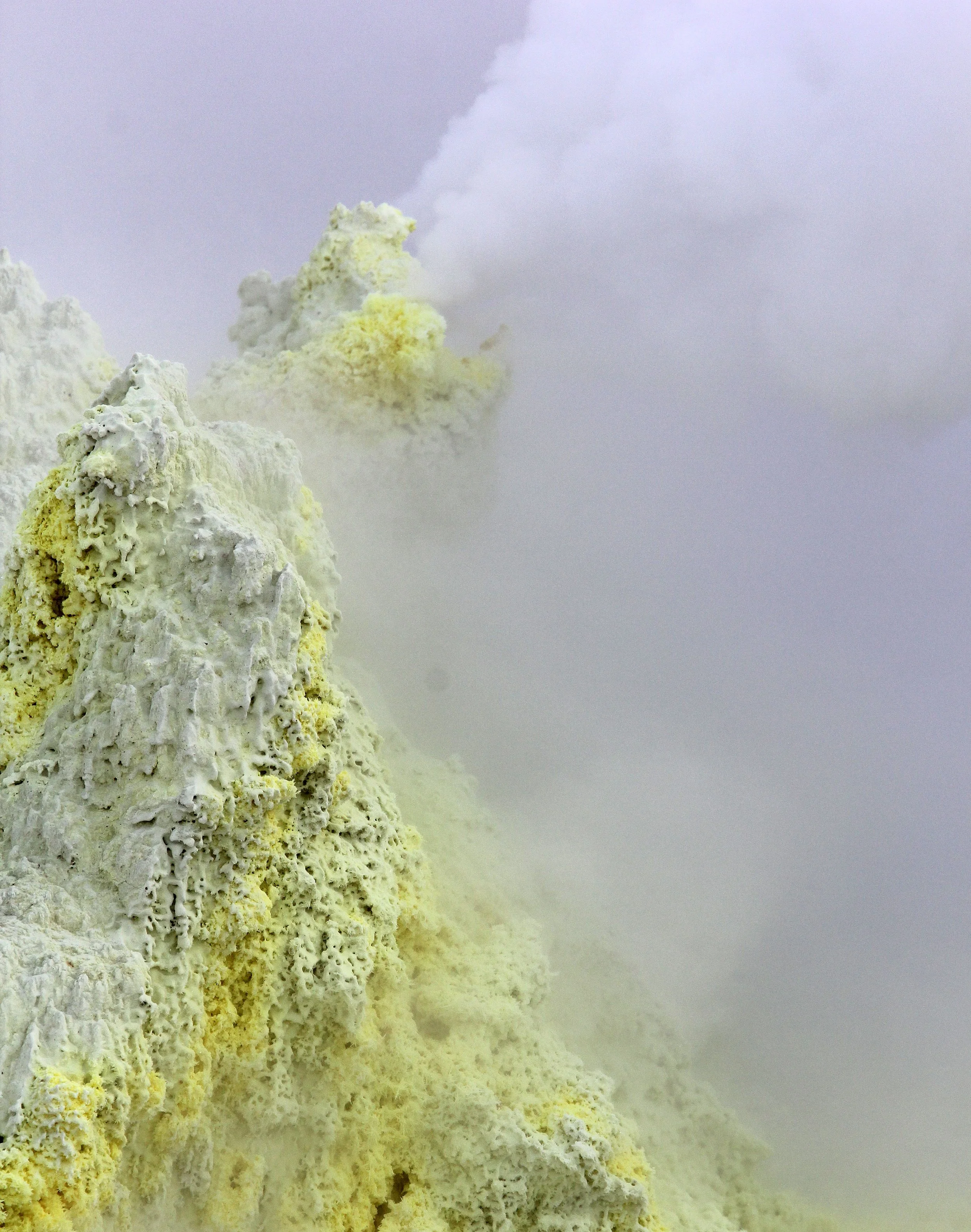 KUSSHARO LAKE - HOKKAIDO JAPAN - MT IWO FUMAROLES (8).JPG