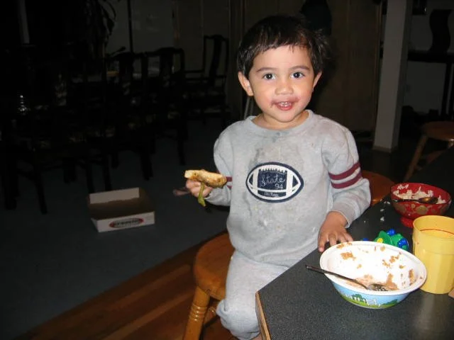 2005-4-14 COKIE EATING.jpg
