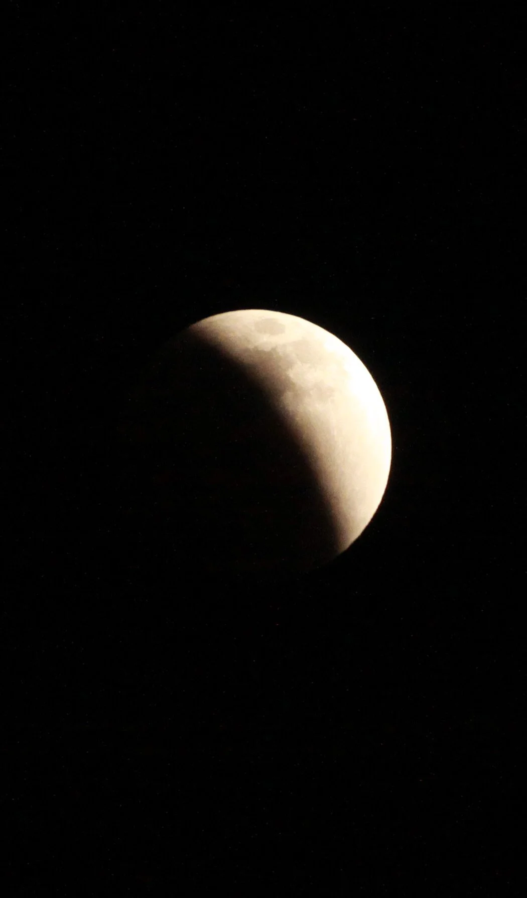 9 DECEMBER 2011 LUNAR ECLIPSE FROM SHANGHAI (6).JPG