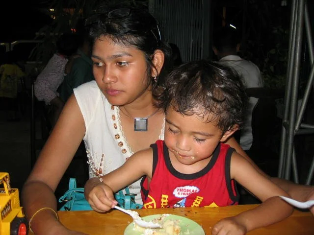 2005 Nakhonsithammarat with Family (28).jpg