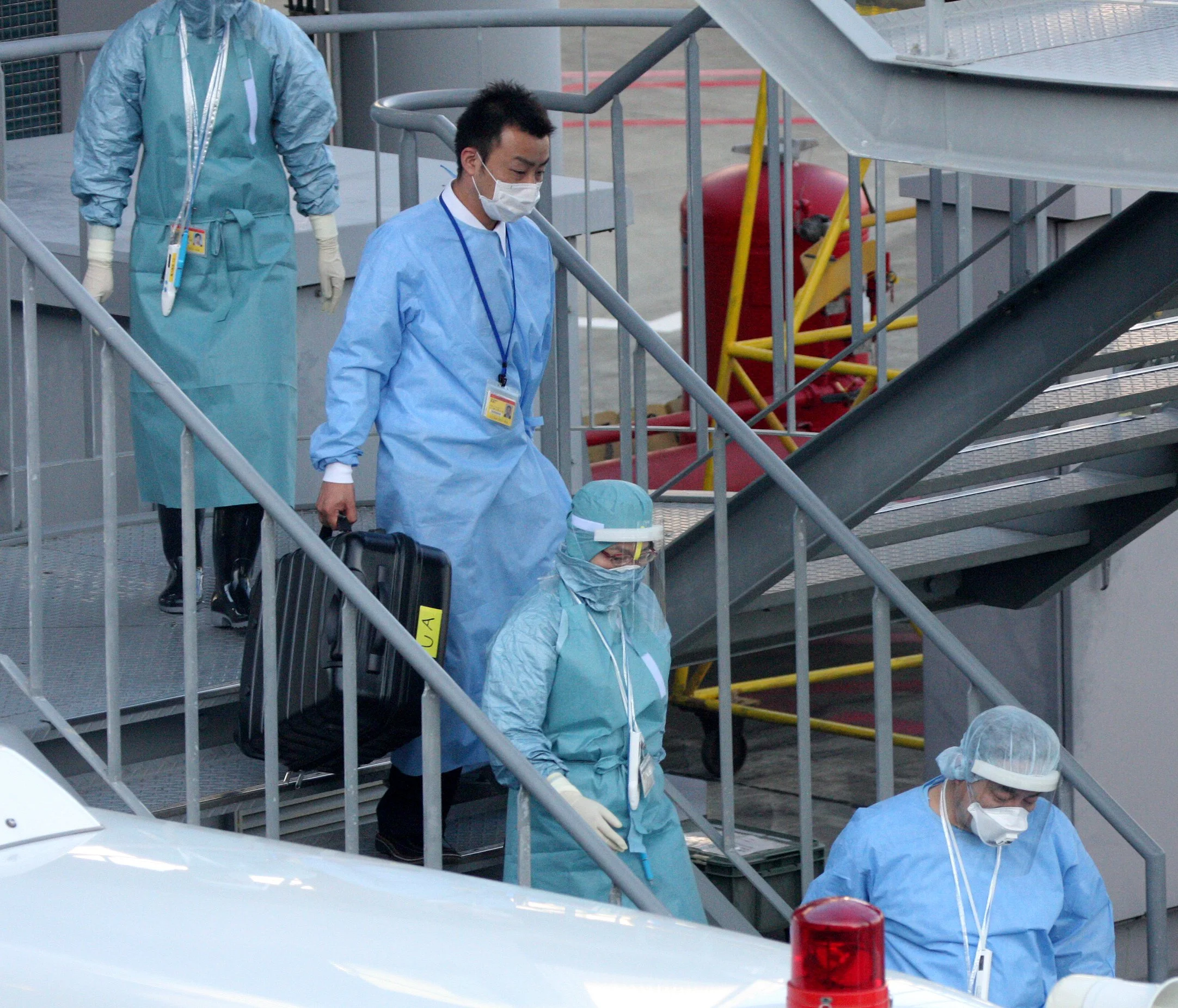 OSAKA - MAY 2009 - SWINE FLU INSPECTORS (3).JPG