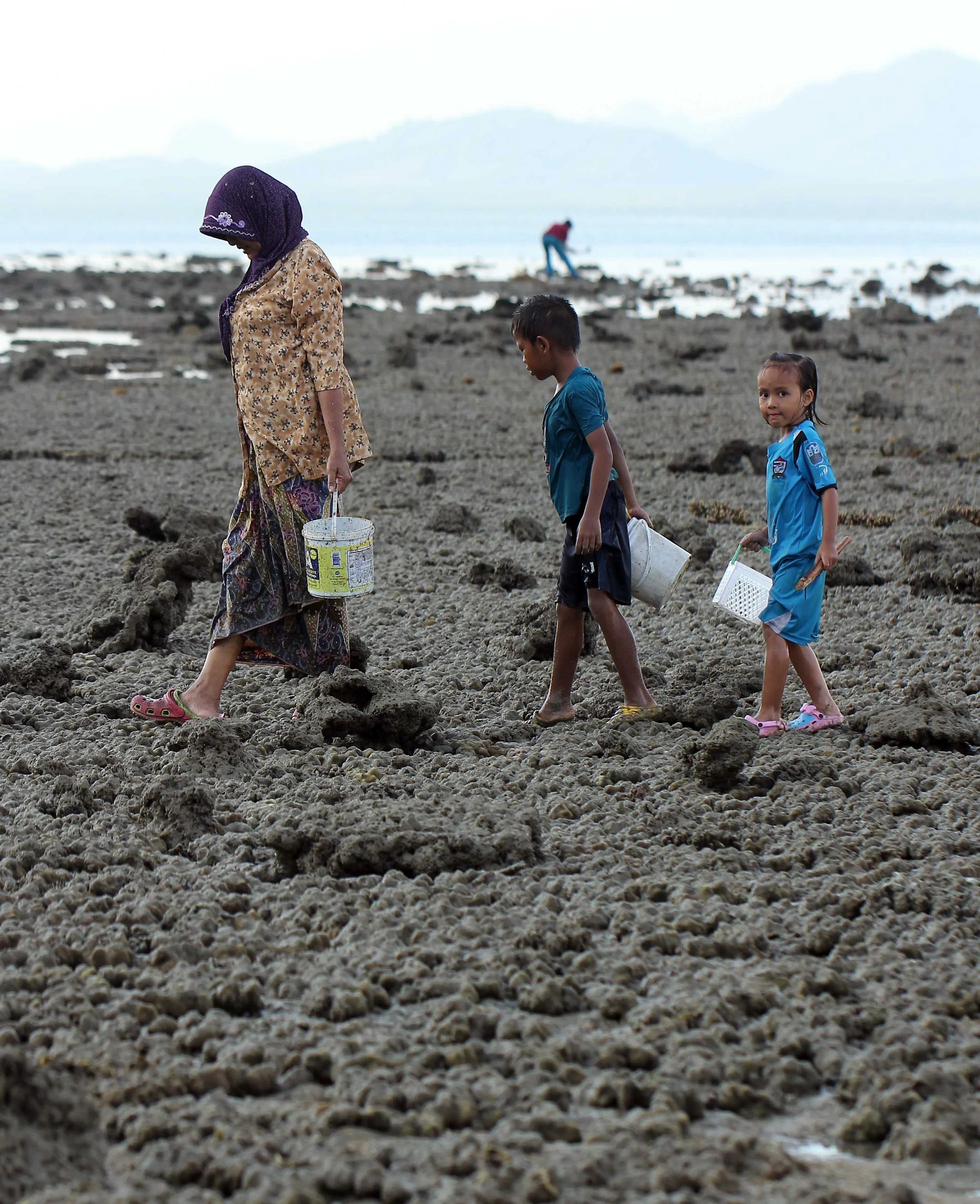 2015 Koh Lanta Songkran with friends from ISB (595).JPG
