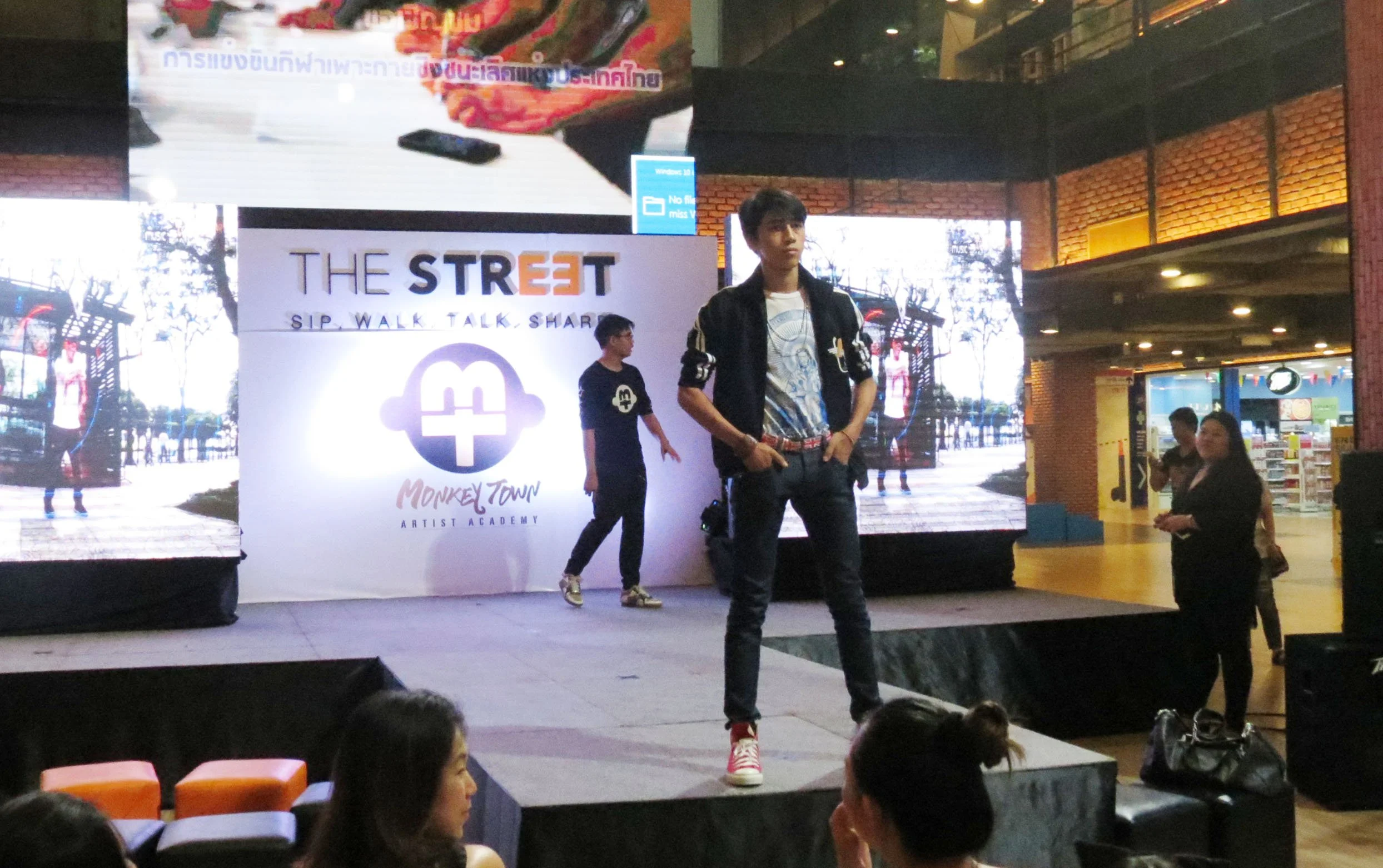 2016 Monkey Town Modeling Cokie in Bangkok (127).JPG