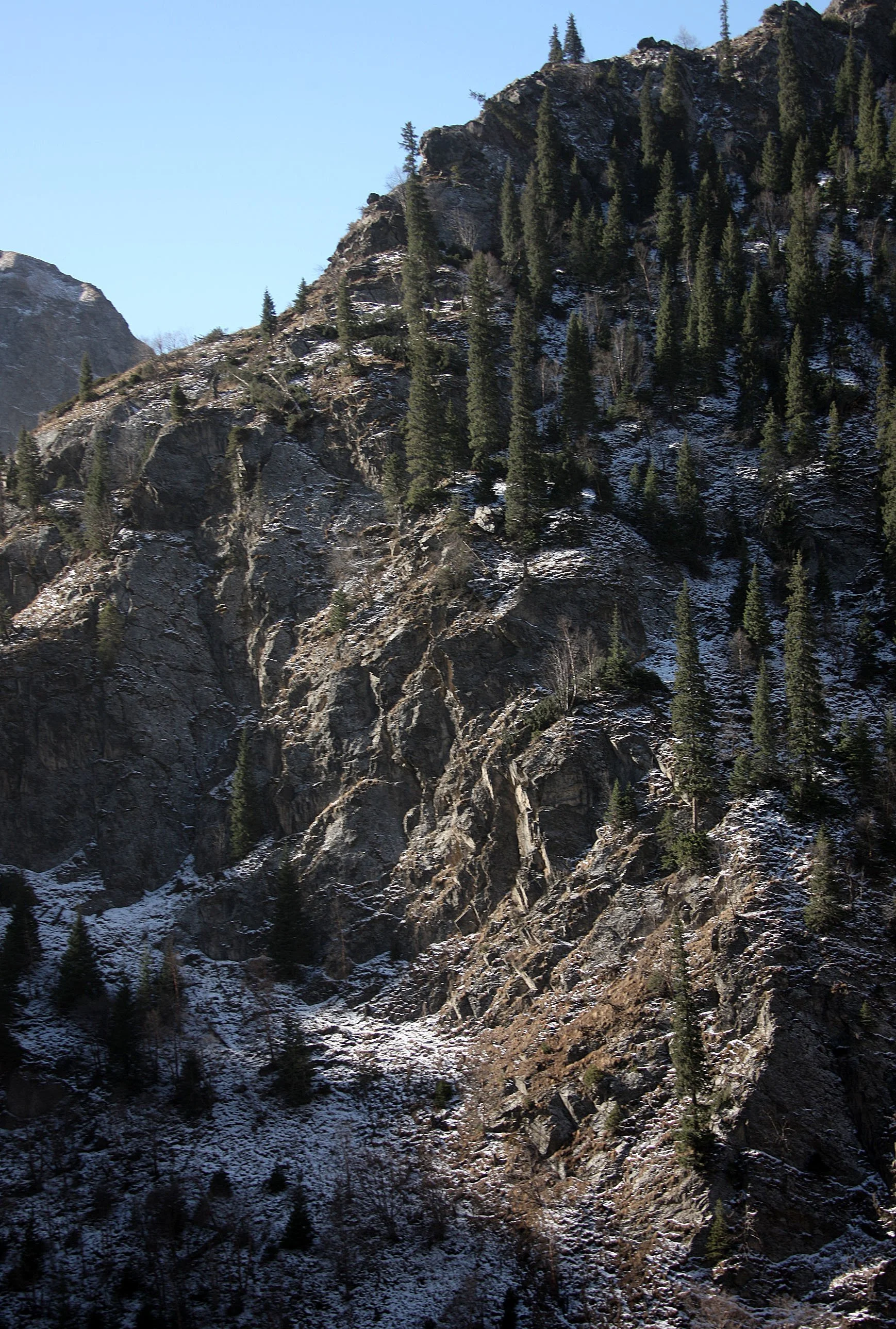 TIANSHAN MOUNTAINS - XINJIANG CHINA - ROUTE 216 (60).JPG