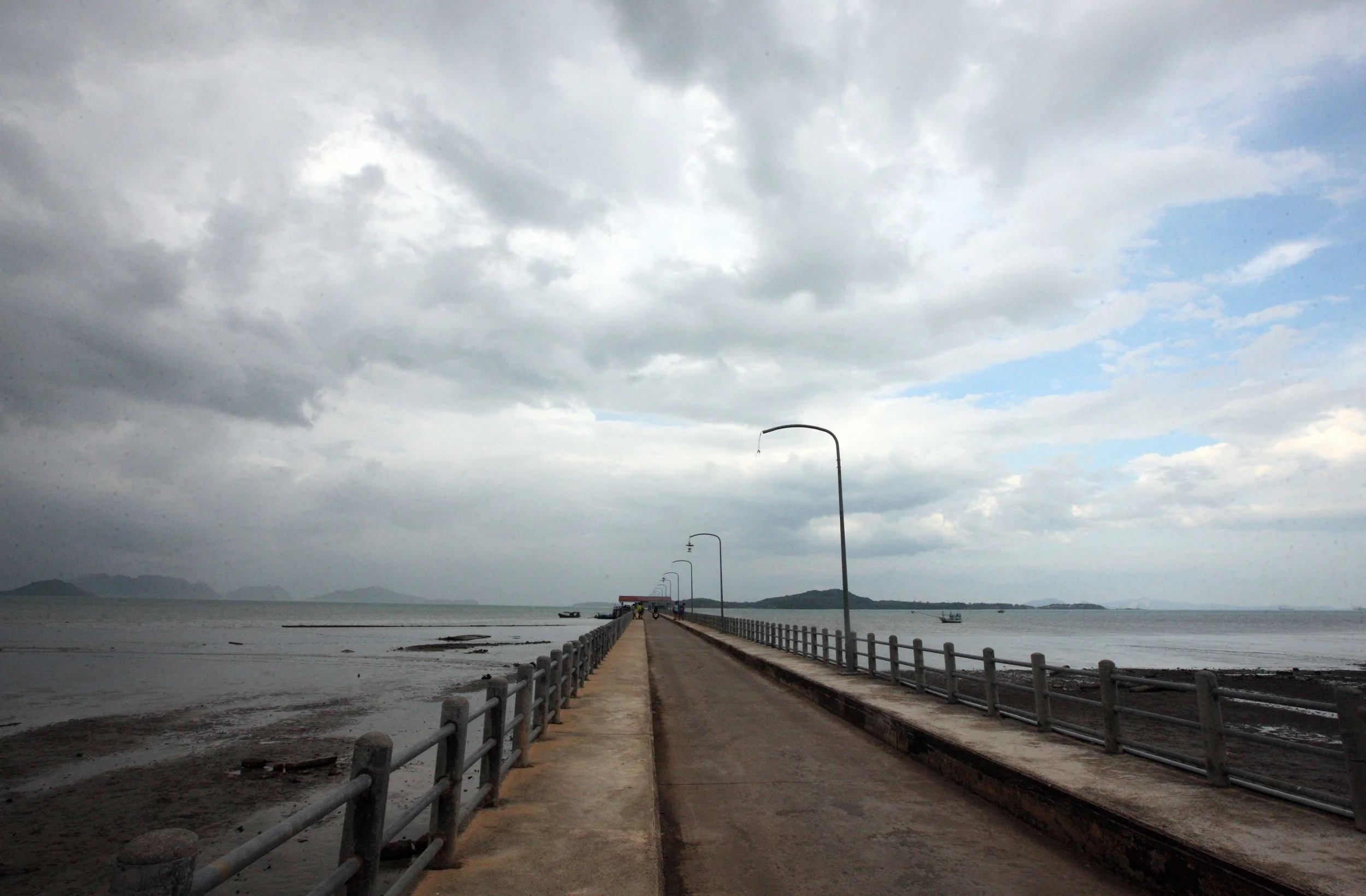 2015 Koh Lanta Songkran with friends from ISB (141).JPG