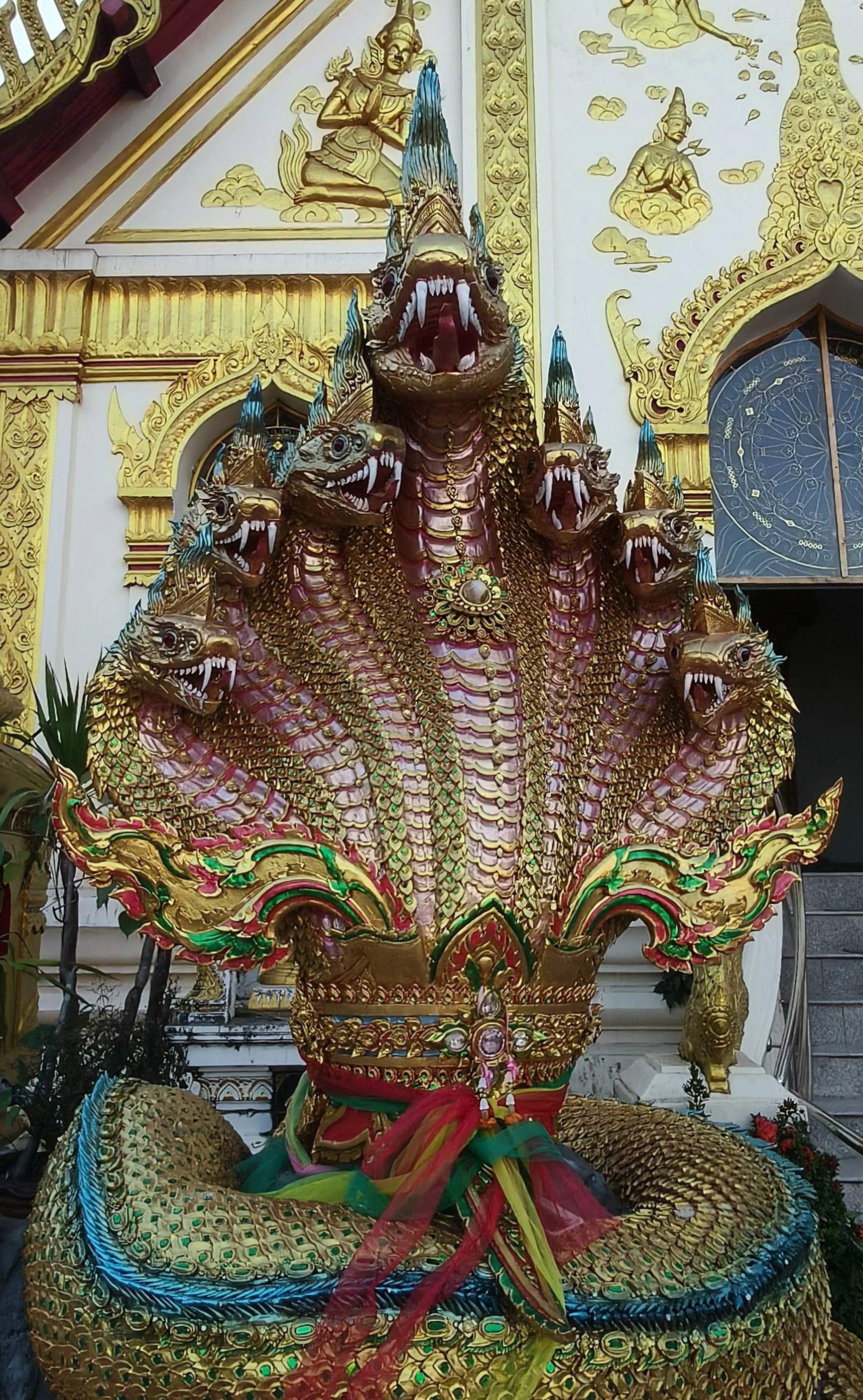 Wat Mahathat Phra That Nakhon  - Nakhon Phanom (11).jpg