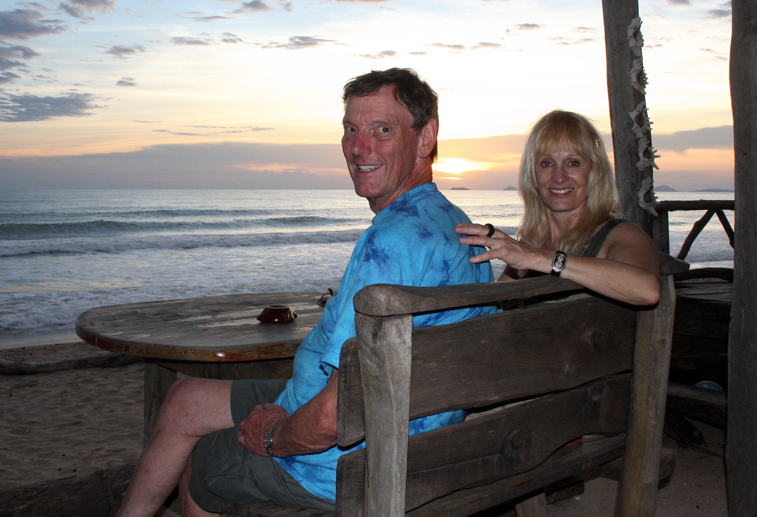 KOH LANTA - 2008 -  SUNSET AT OTTO'S (29).JPG