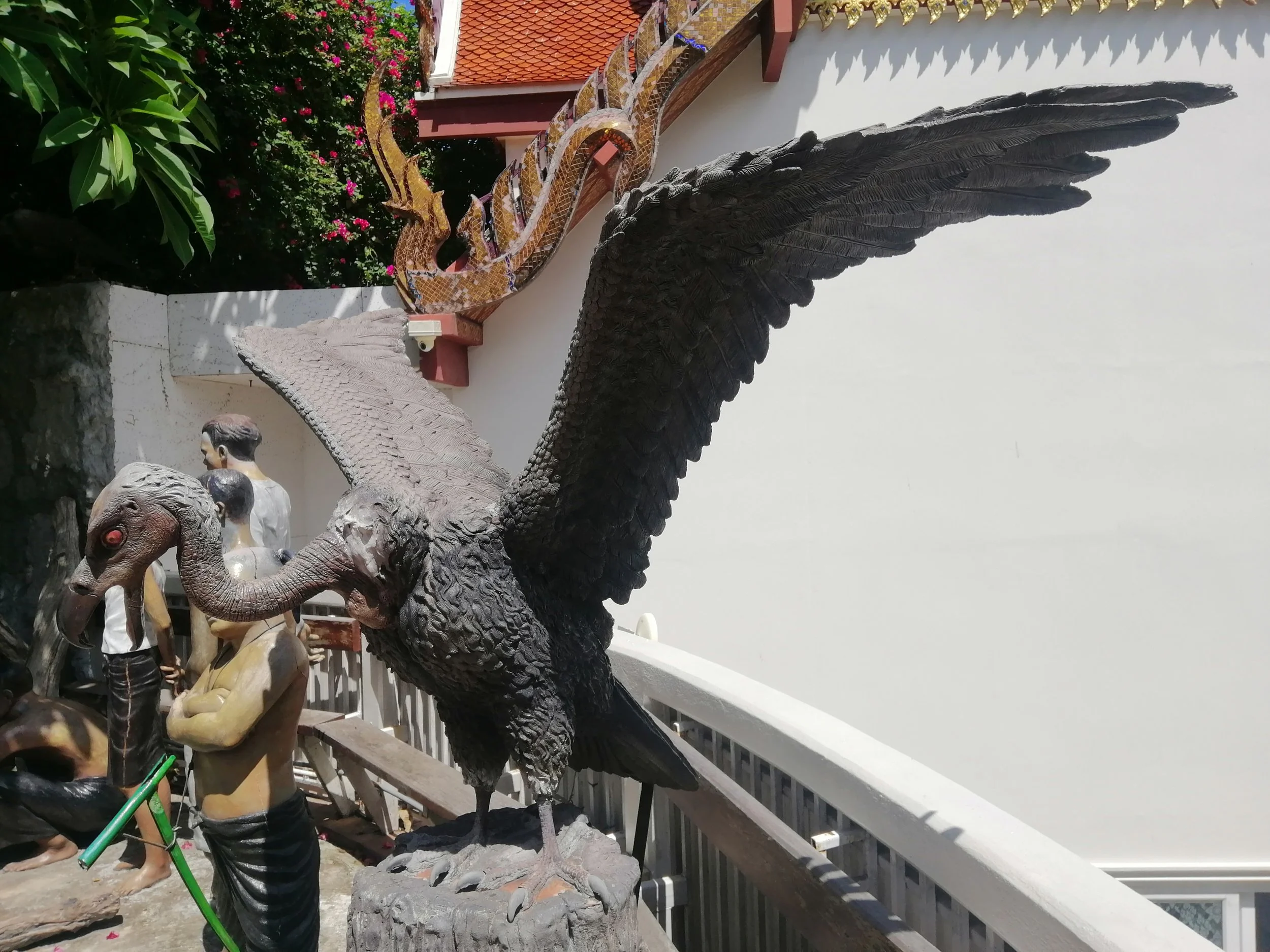 2020 Bagnkok - Wat Sakket visit to see Vulture Statue (84).jpg