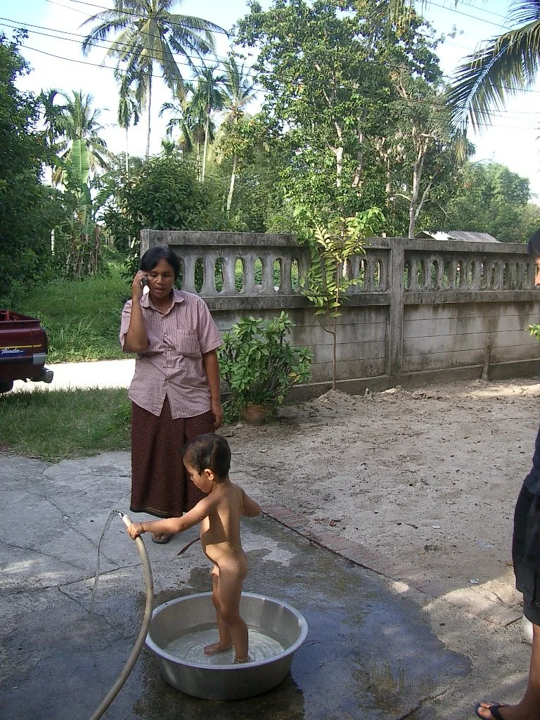 2004 Nakhonsithammarat with Family (8).JPG