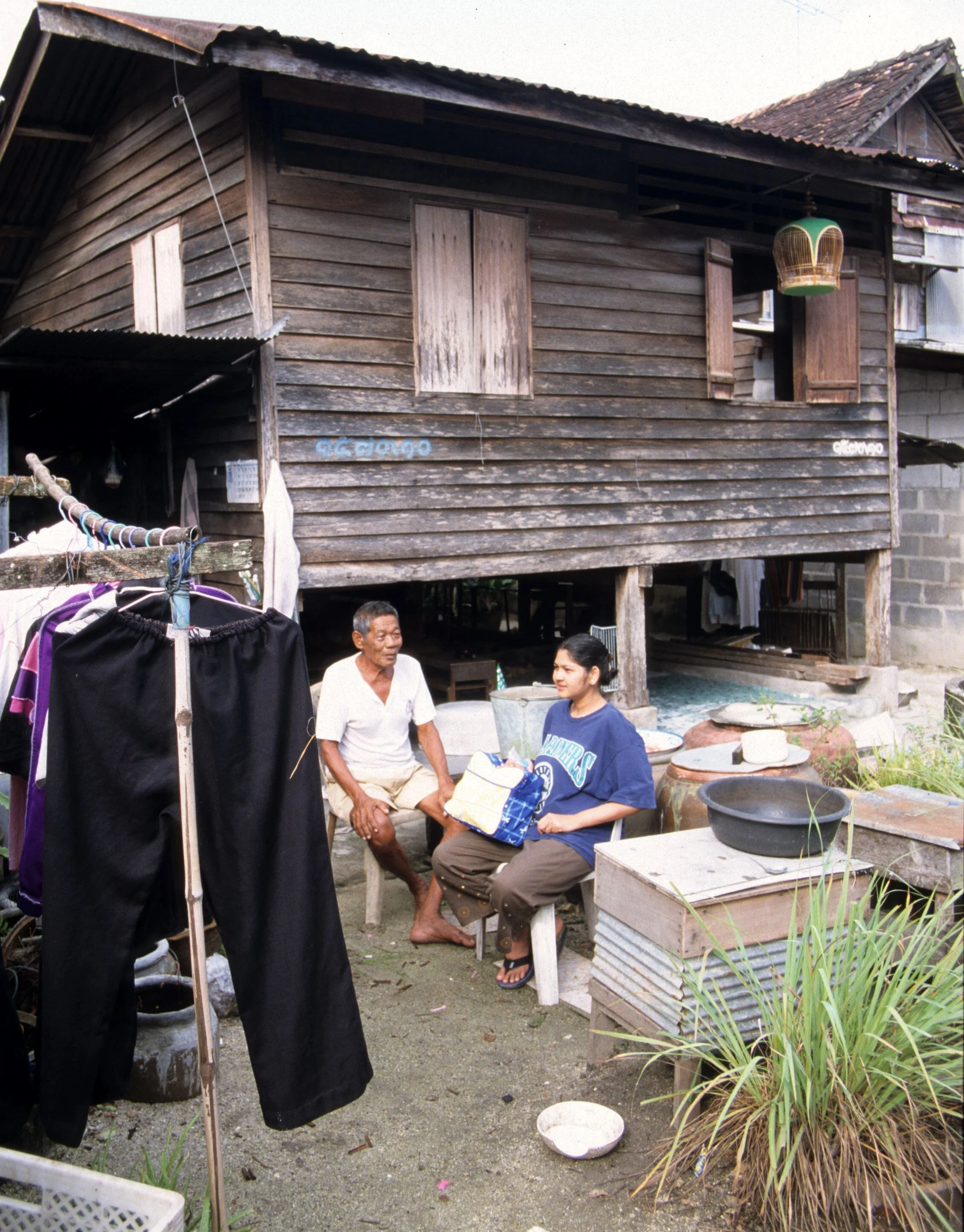 2004 Nakhonsithammarat with Family (13).jpg
