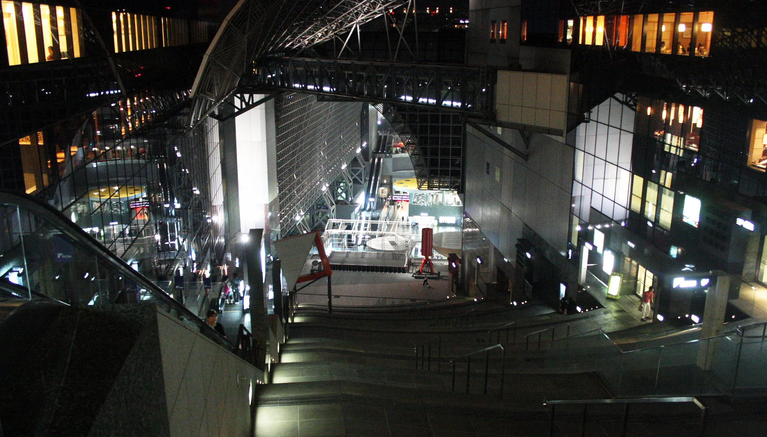 KYOTO - MAY 2009 - KYOTO STATION.JPG