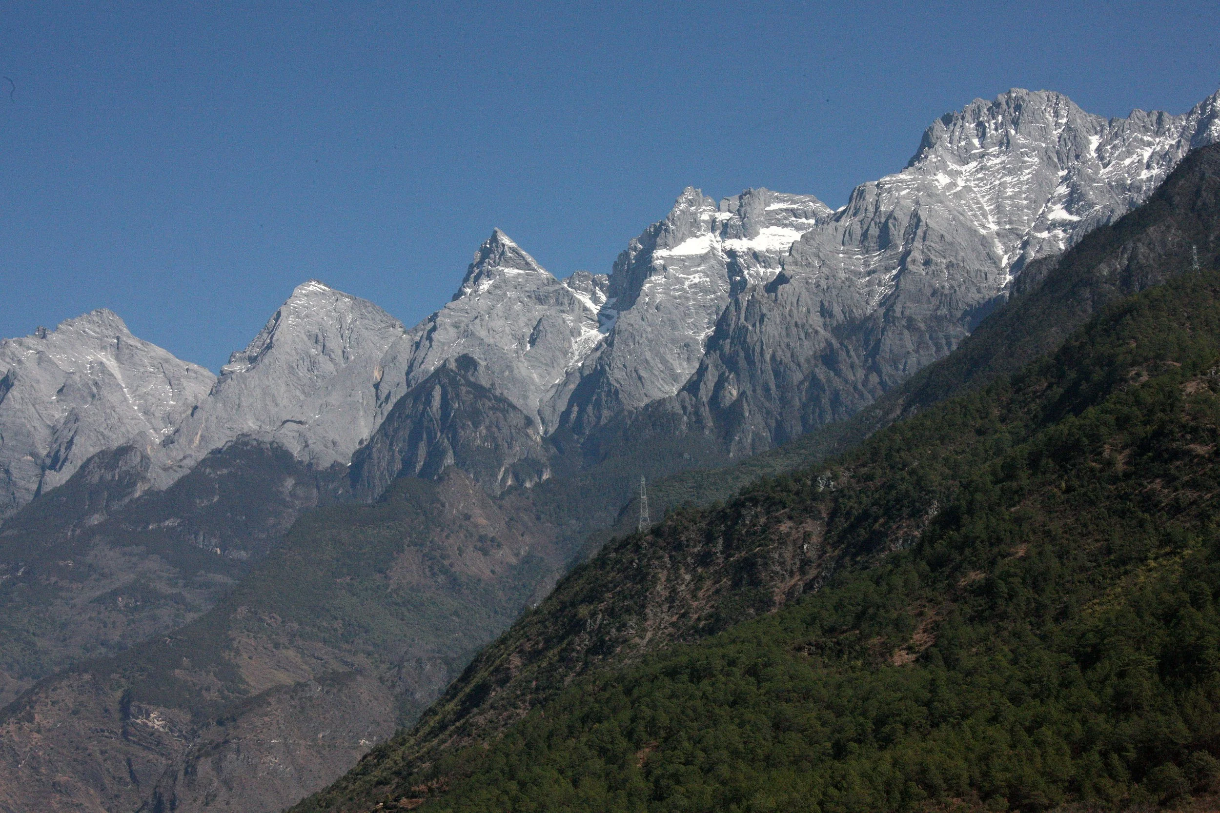 YUNNAN - JADE DRAGON SNOW MOUNTAIN AND SURROUNDING YUN LING MTN RANGES (38).JPG