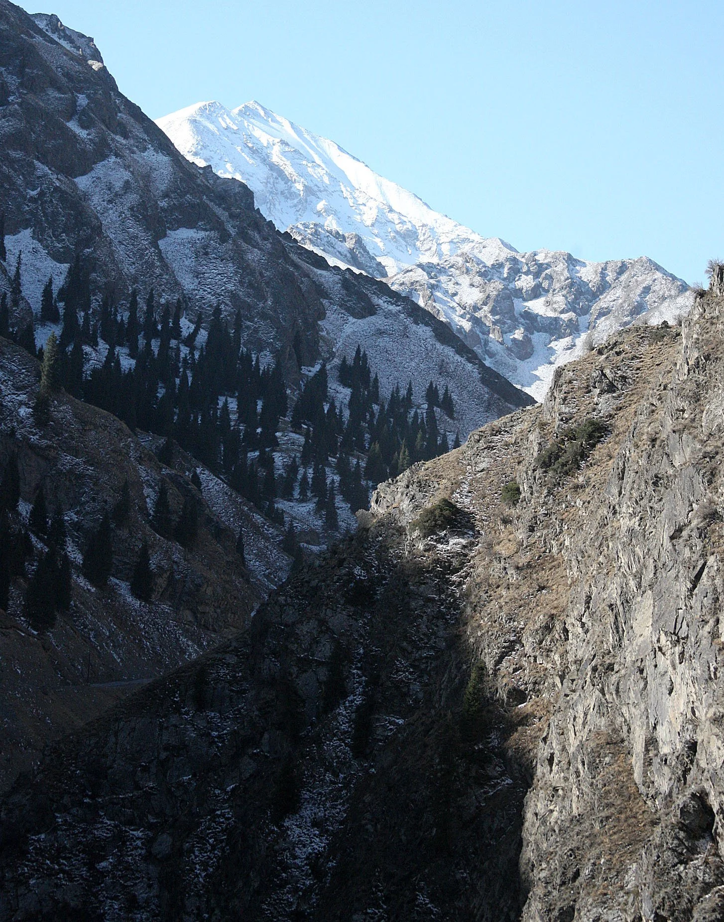TIANSHAN MOUNTAINS - XINJIANG CHINA - ROUTE 216 (90).JPG