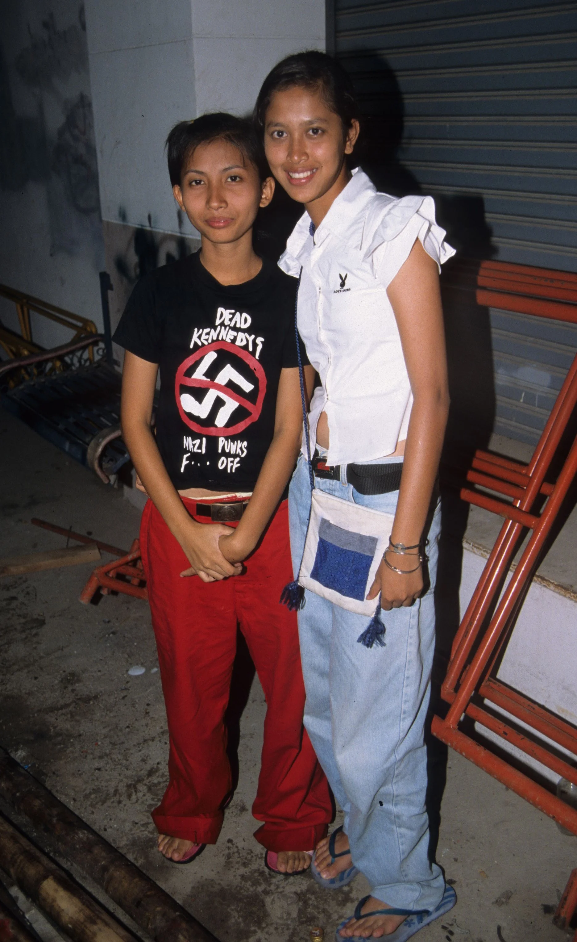 2004 Nakhonsithammarat Markets, Monks and Baby Cokie (49).jpg
