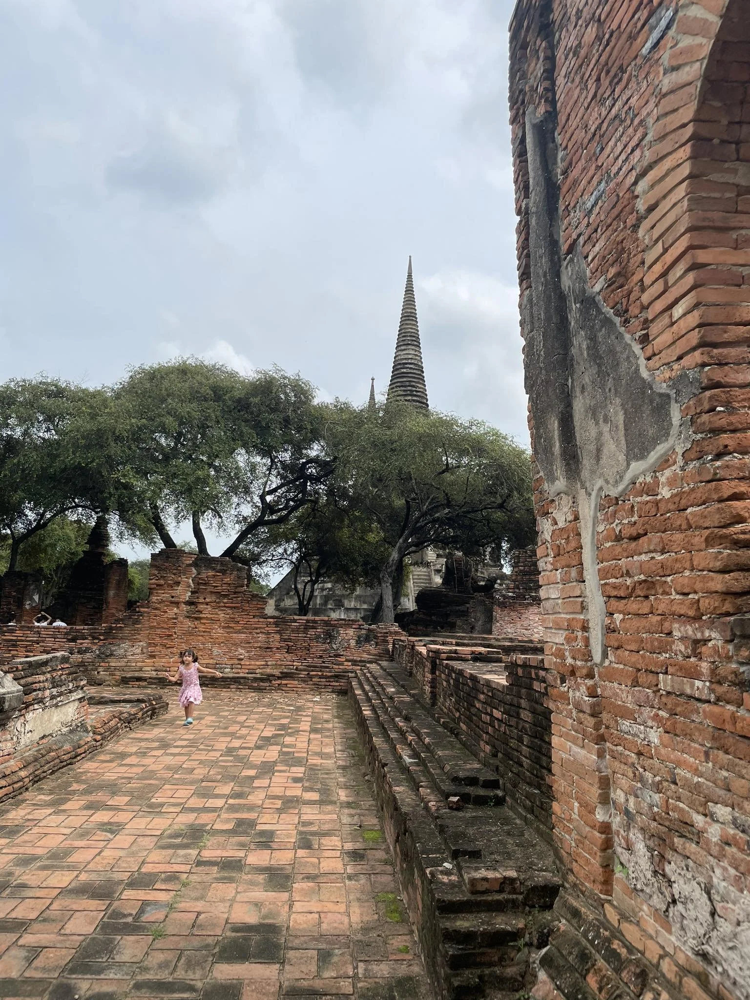 2022 Ayutthaya with Cokie. Liana & Lalita & Gift (1).jpg