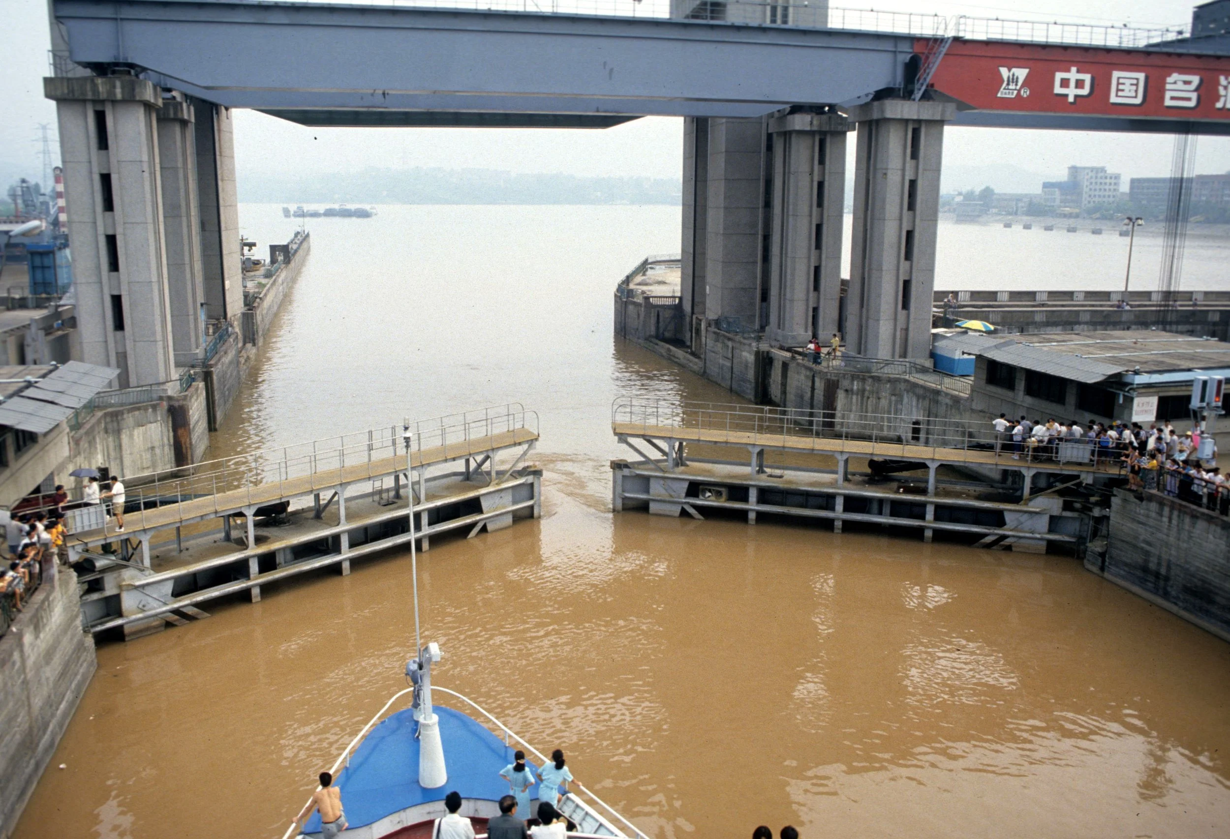 YANGTZE RIVER - LOWER RIVER WITH LOWER DAM.jpg