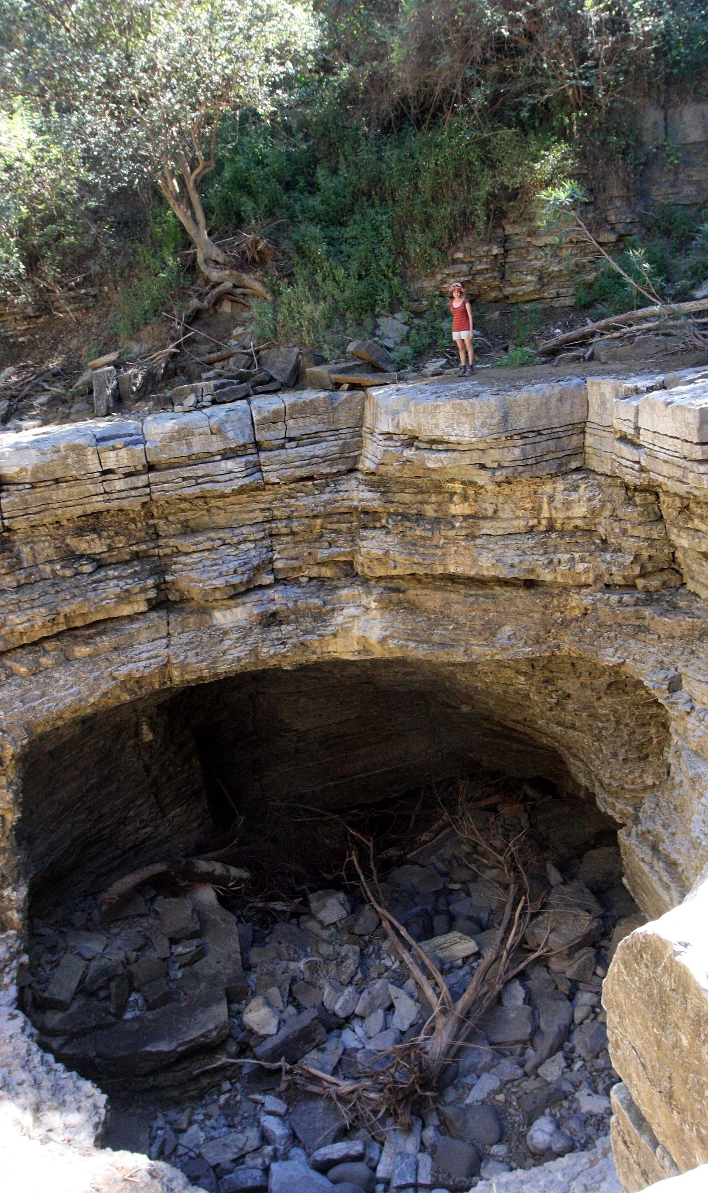 ANKARANA NATIONAL PARK MADAGASCAR - LIMESTONE CAVERN (2).JPG