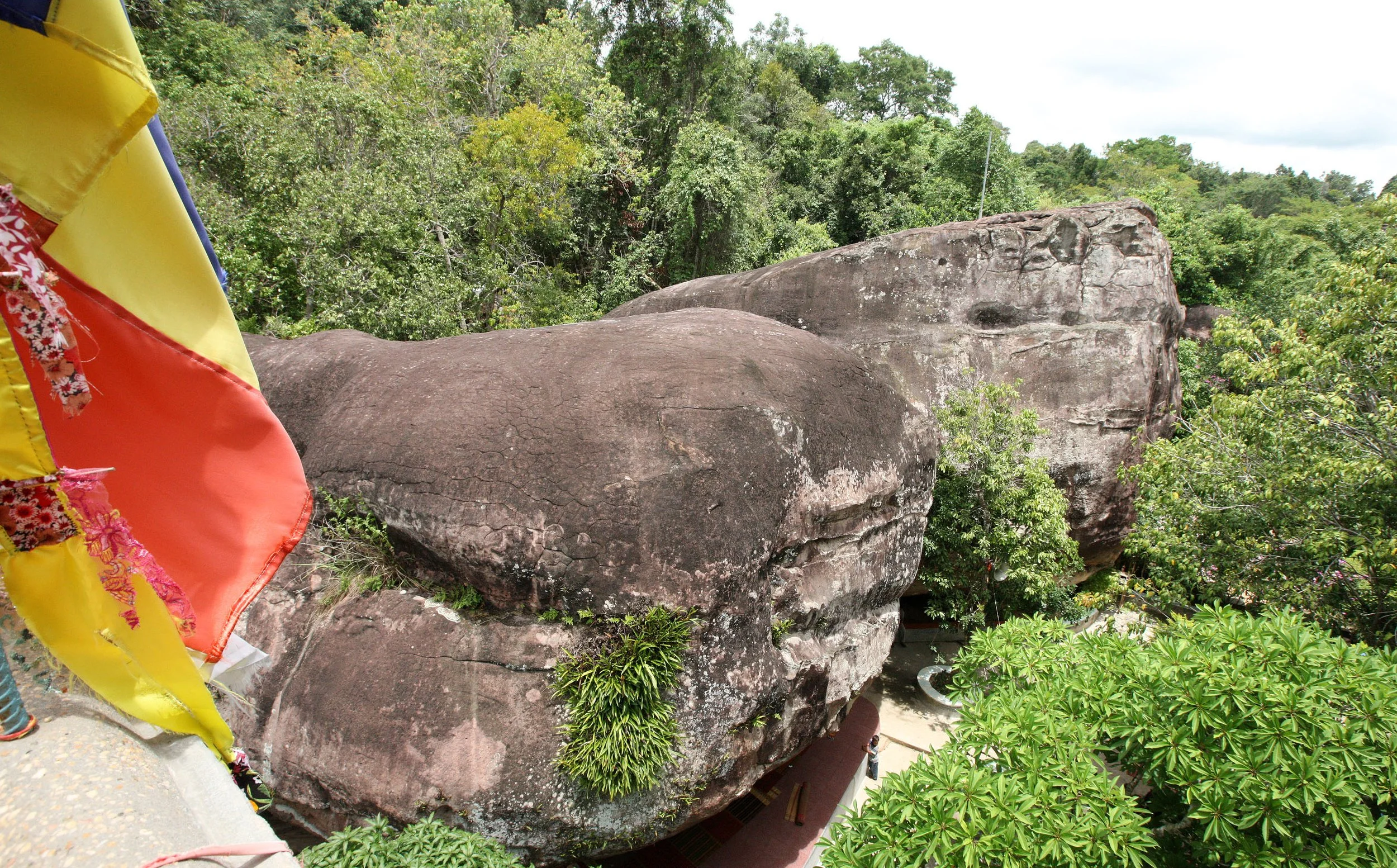 KULEN MOUNTAIN - CAMBODIA - JULY 2010 (11).JPG