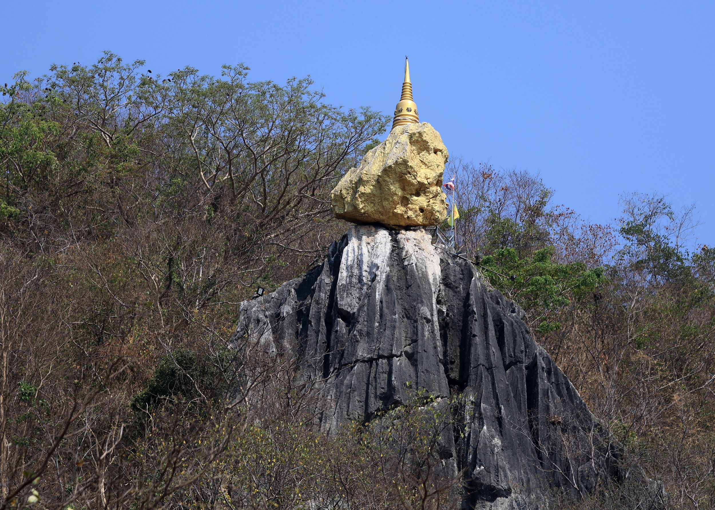 Wat Thewarup Songtham Temple Pak Chong uses is geology (Tsingy limestone) as part of its temple art.