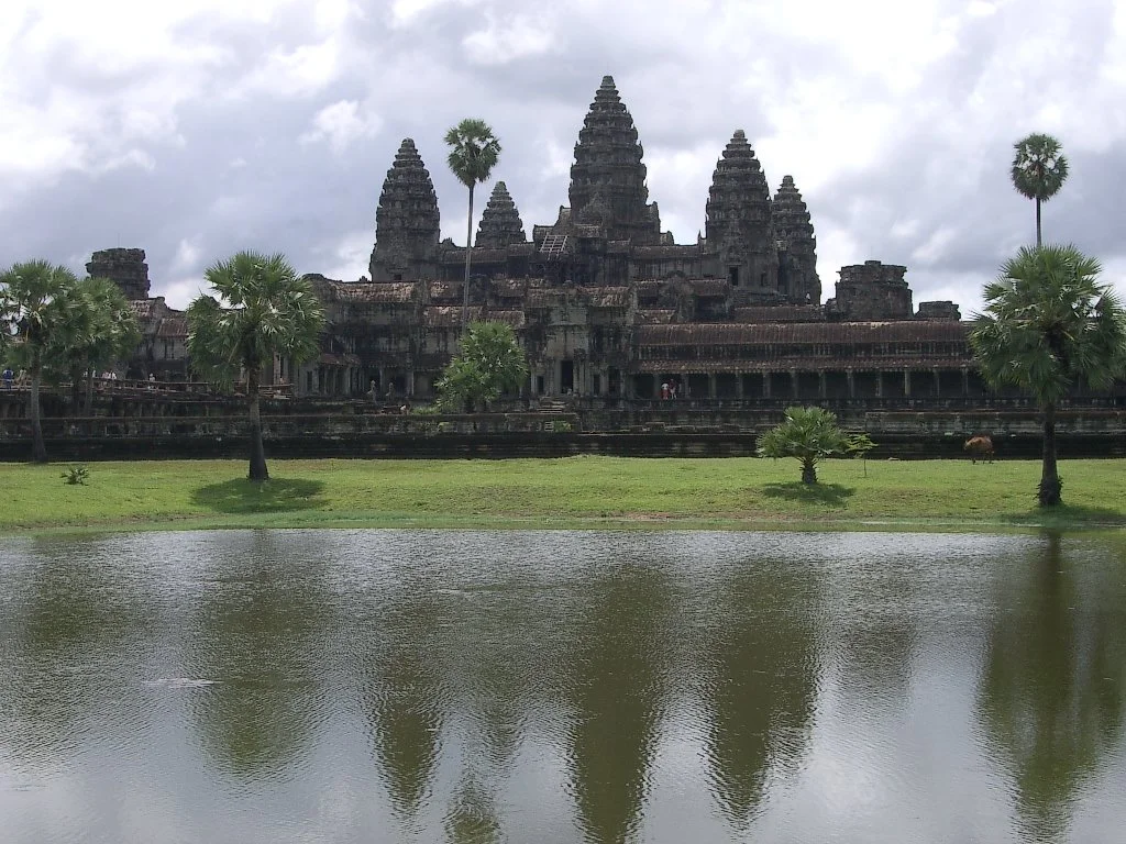 ANGKOR - ANGKOR WAT TEMPLE - CAMBODIA (88).JPG