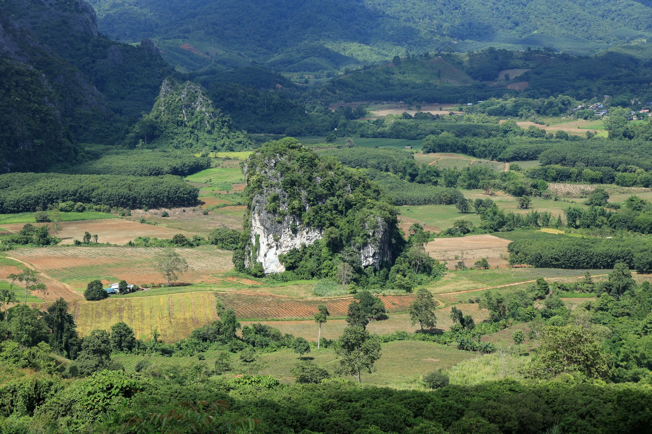 Phu Langka Viewpoint - Phayao Province Thailand (6).jpg