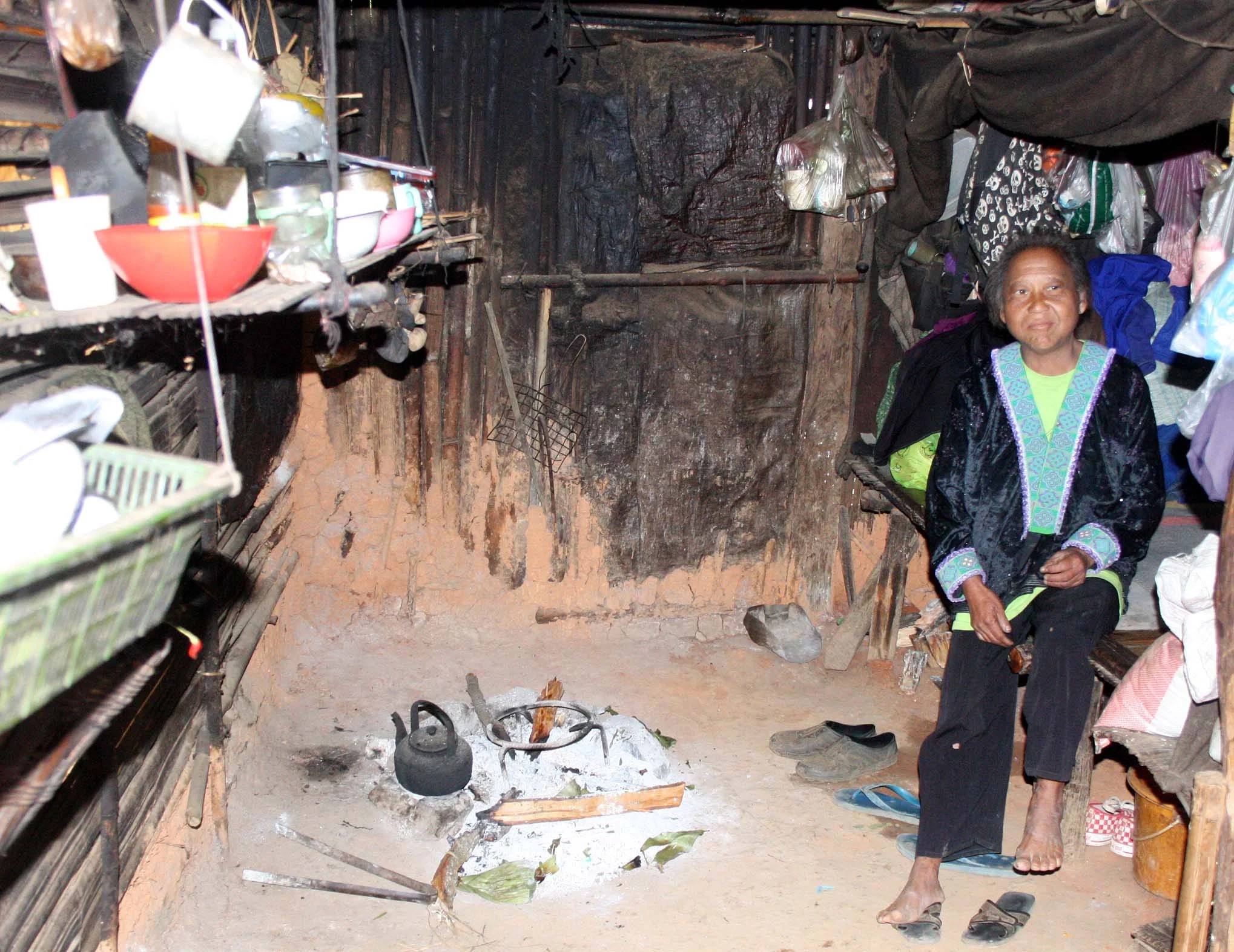 HILLTRIBE - HMONG -HANGIN AT YING MI'S - CHRISTMAS IN THAILAND TRIP 2008 (32).JPG