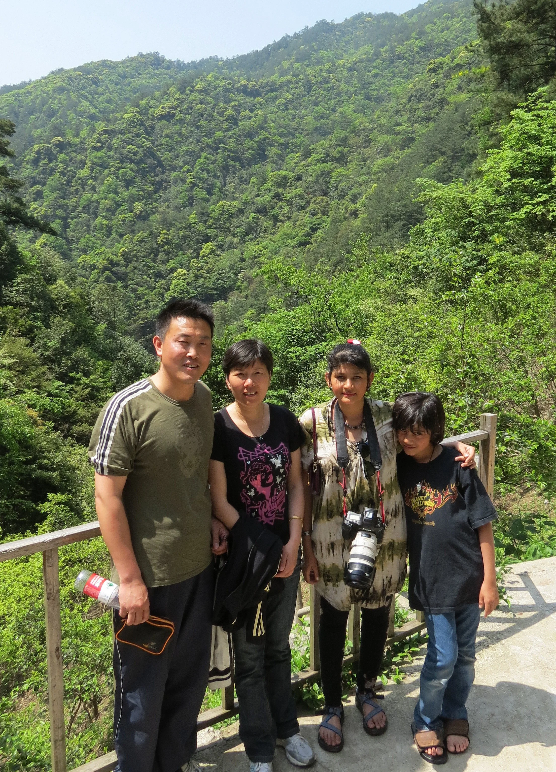 MONKEY VALLEY - FUXI VILLAGE NEAR HUANGSHAN CHINA (58).JPG