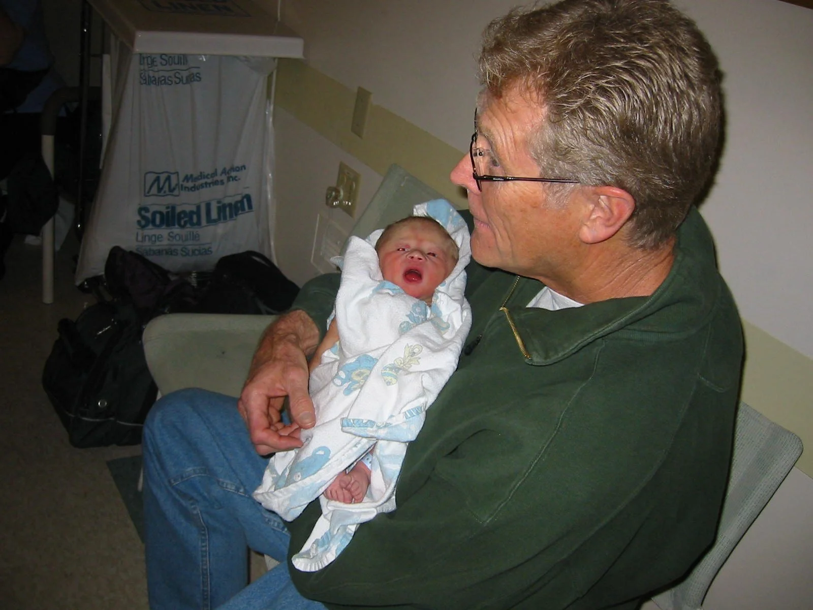 2003-3-18 ETHANS BIRTH (12).JPG