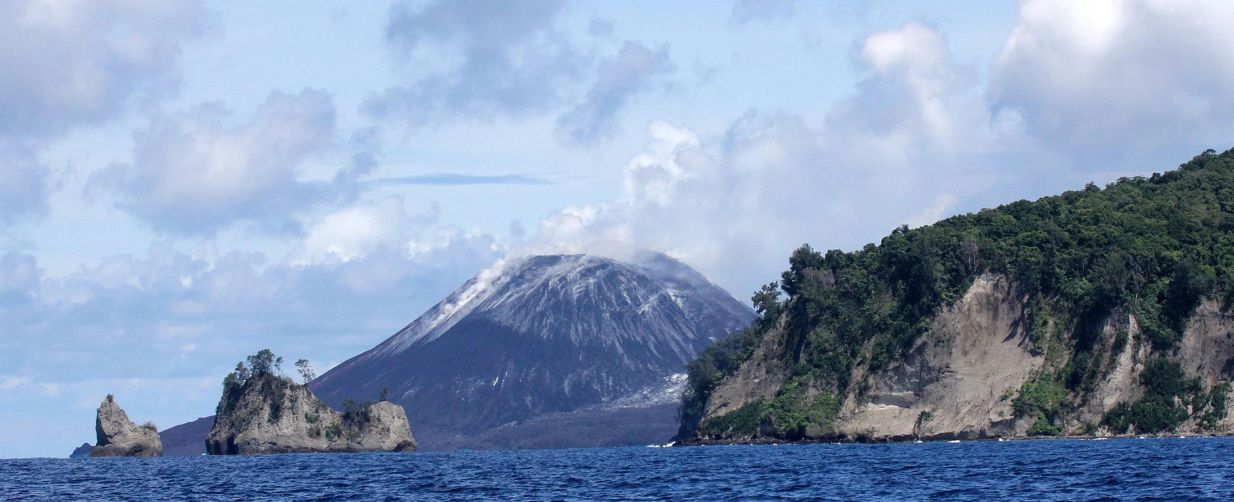 KRAKATAU VOLCANO NATIONAL PARK - INDONESIA (4).JPG