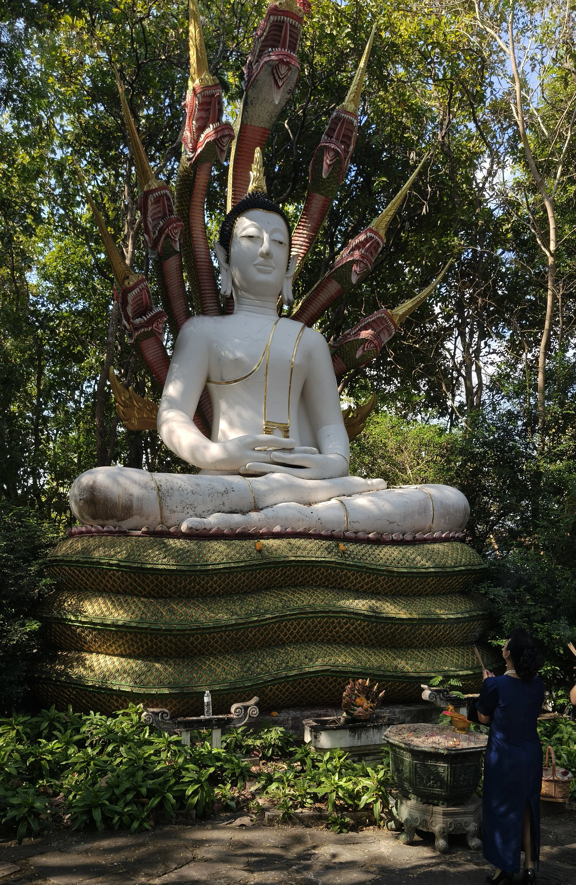 Wat Analayothipyaram (Luang Pu Phaibun) Phayao Thailand (3).jpg