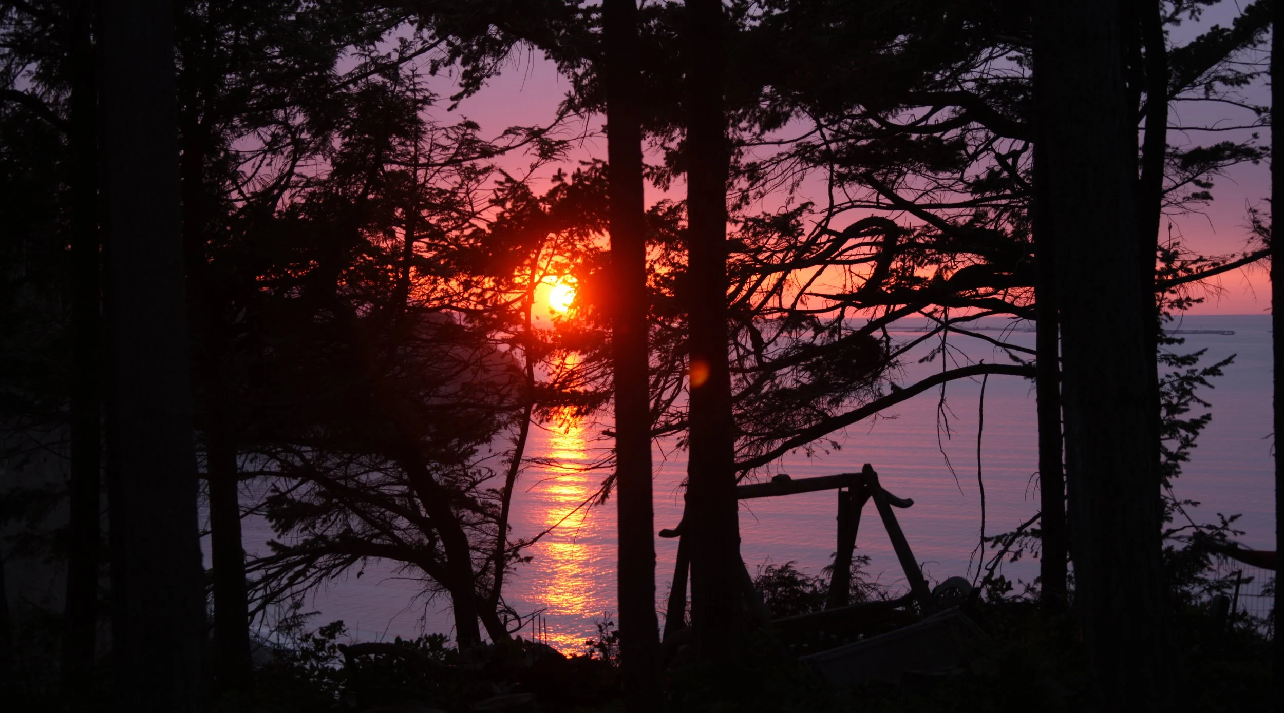 LAKE FARM - SUNSETS IN APRIL 2010 (3).JPG