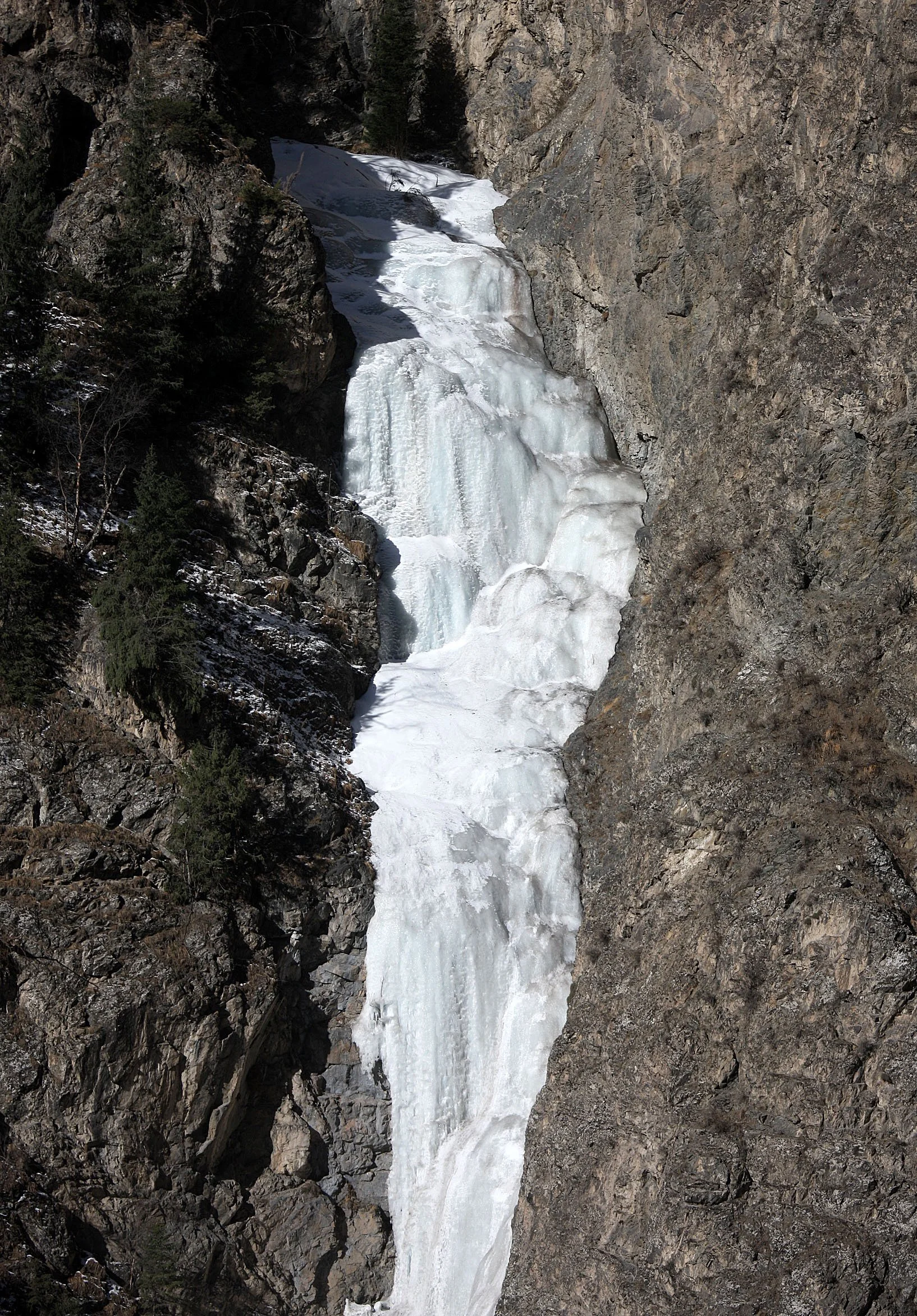 TIANSHAN MOUNTAINS - XINJIANG CHINA - ROUTE 216 (59).JPG