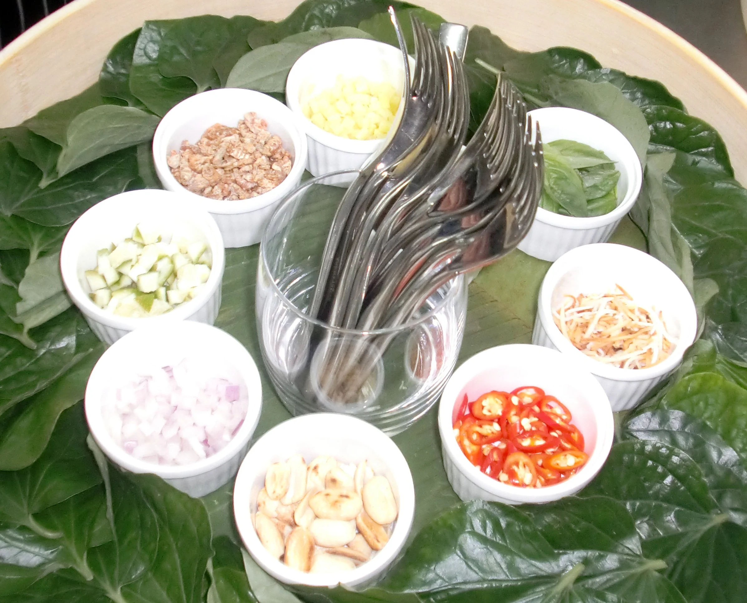 THAI CONSULATE DINNER AND BENEFIT (5).JPG