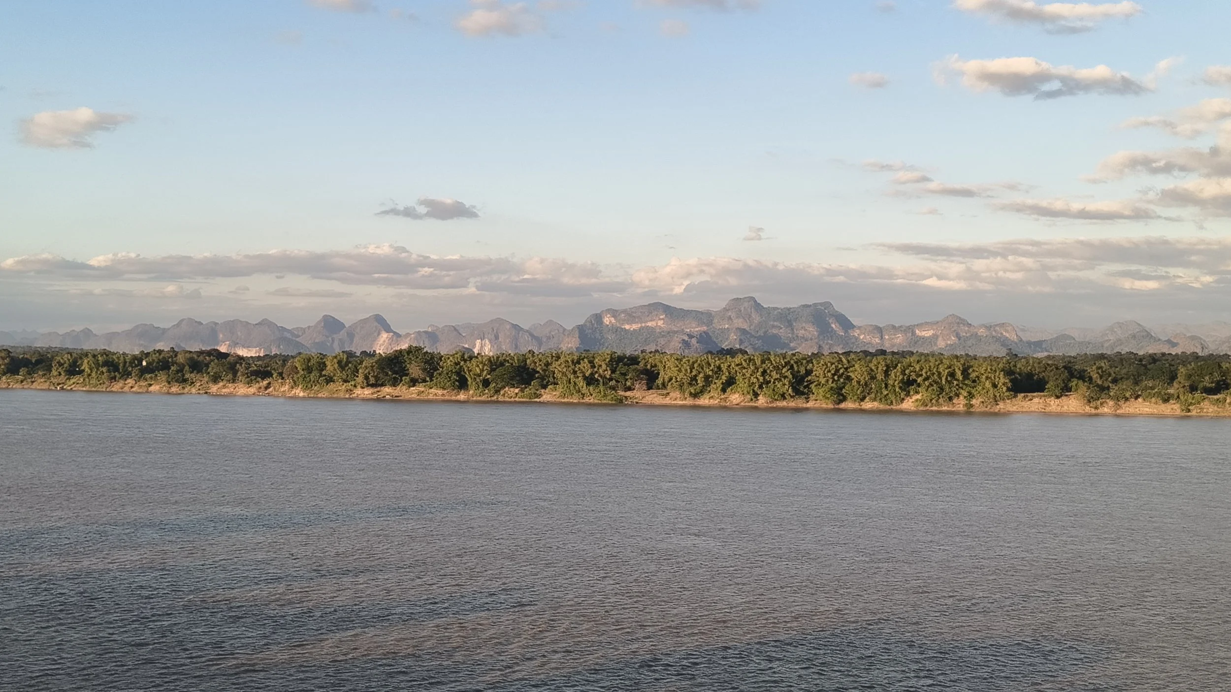 Mekong River View from Nakhon Phanom (1).jpg