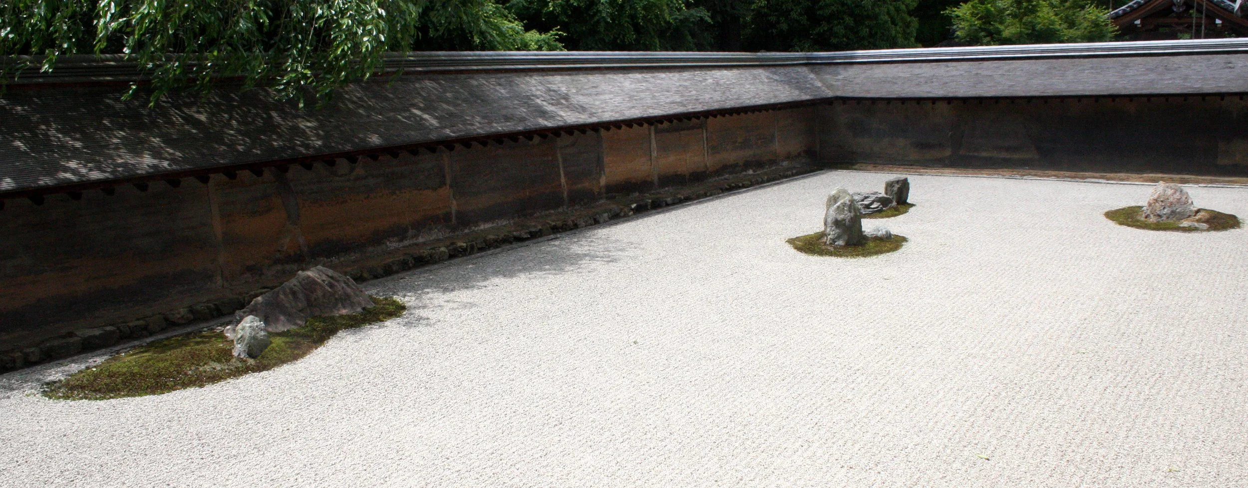 KYOTO - MAY 2009 - RYOANJI ROCK GARDEN (18).JPG