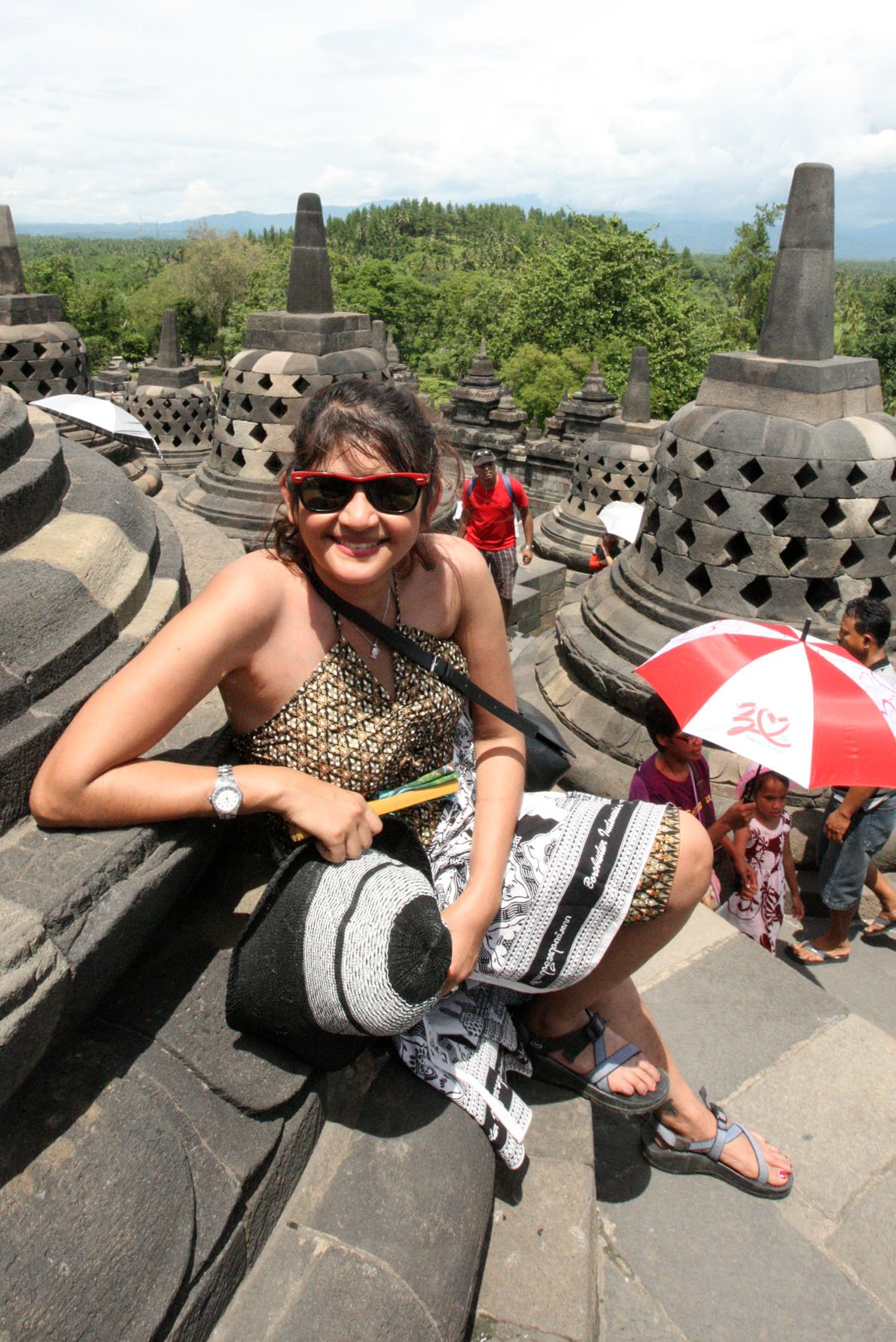 BOROBUDUR RUINS - YOGYAKARTA INDONESIA (98).JPG