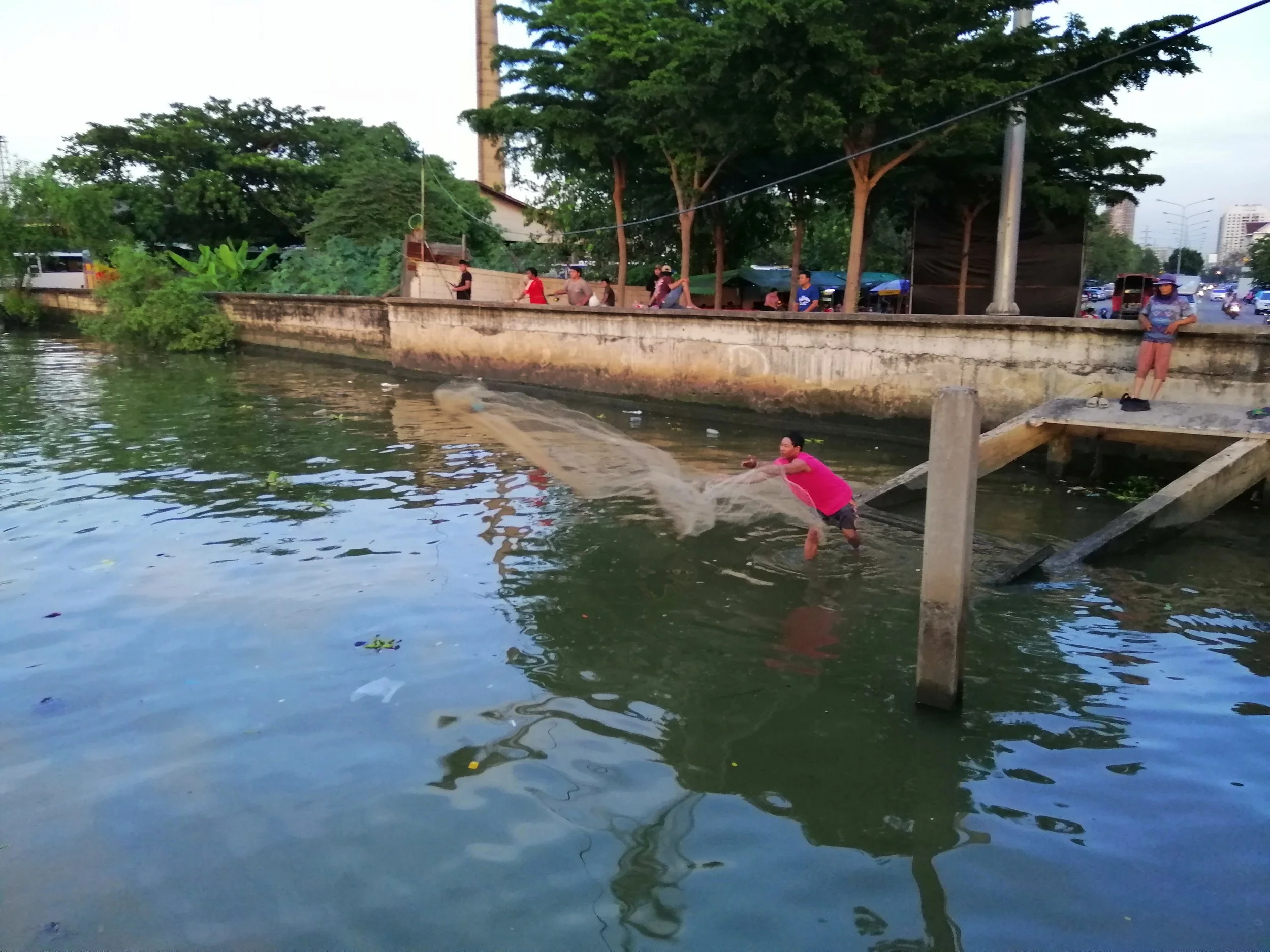 2018 Pics with Gift in Thailand (64).jpg